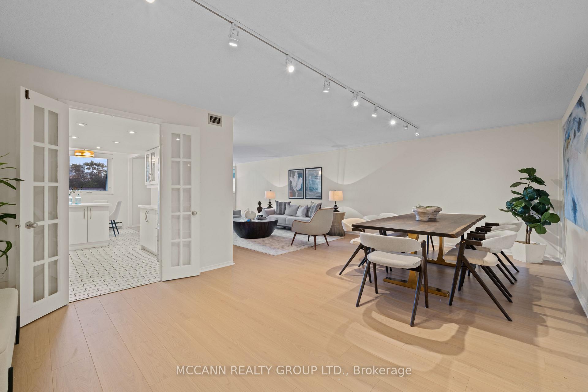 360 Bloor Street E 301, Toronto C09 — photo 5 of 5