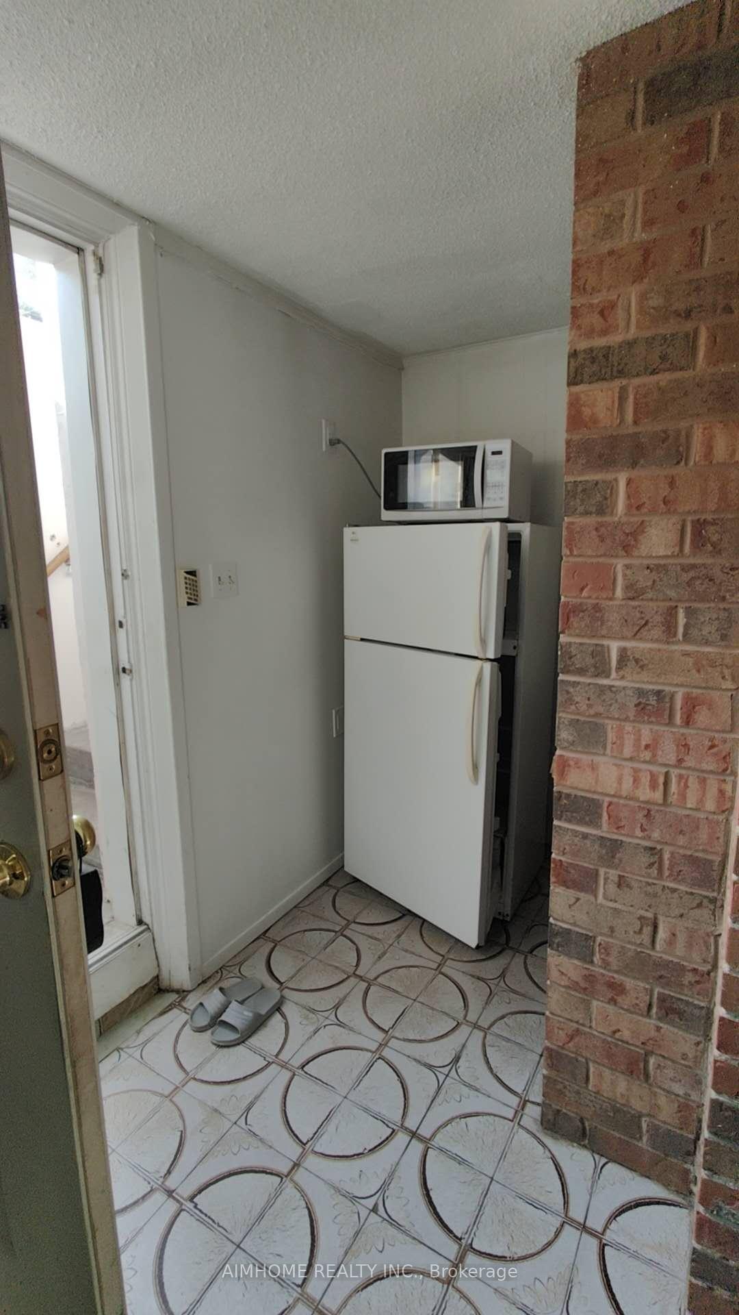 3 Charlton Boulevard LOWER BASEMENT, Toronto C07 — photo 3 of 5