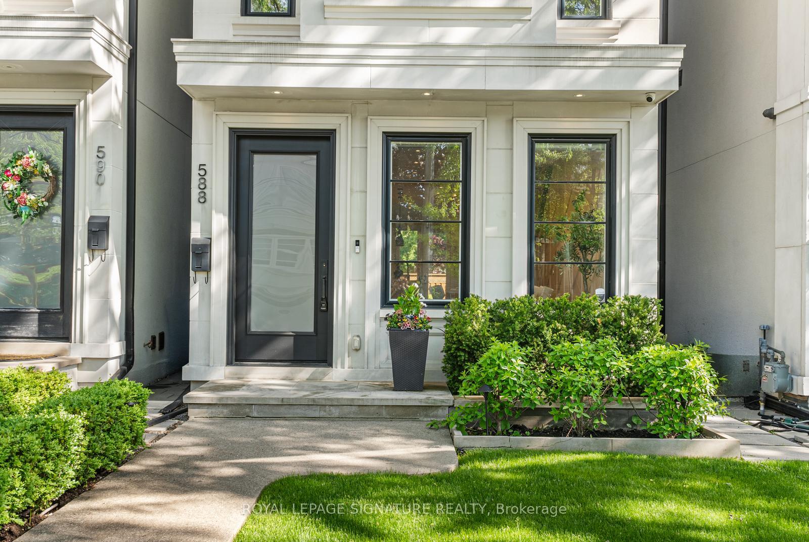 588 Woburn Avenue, Toronto C04 — photo 2 of 5