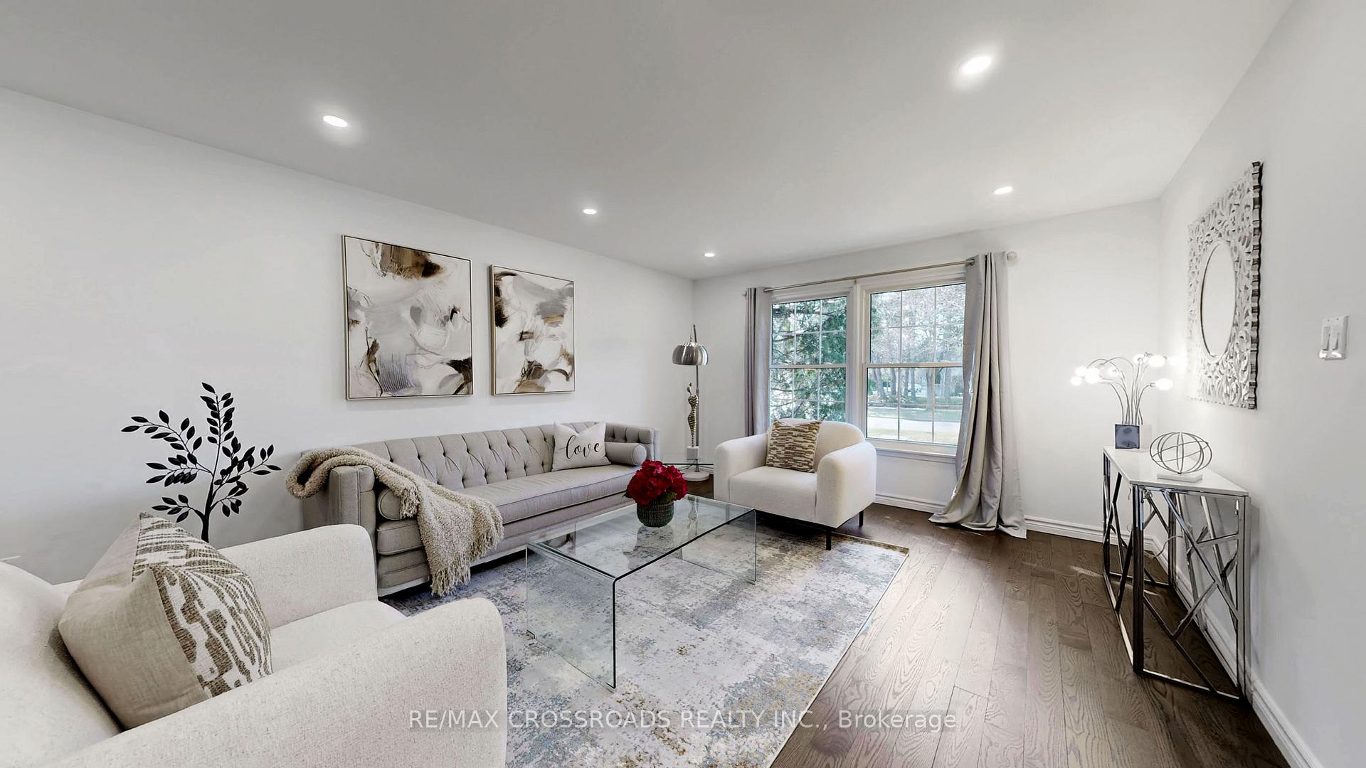 349 Banbury Road, Toronto C12 — photo 2 of 5