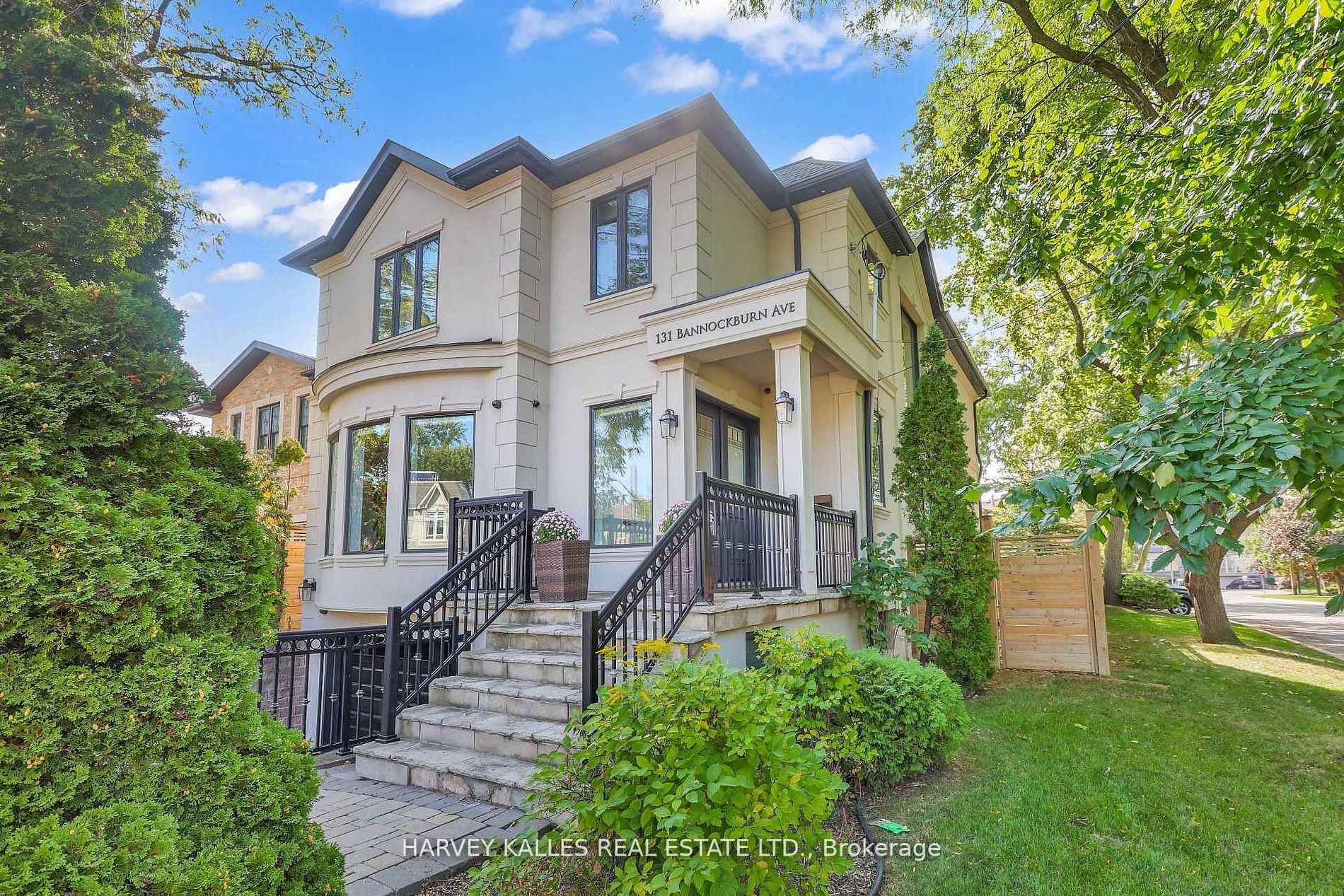 131 Bannockburn Avenue, Toronto C04 — photo 2 of 5