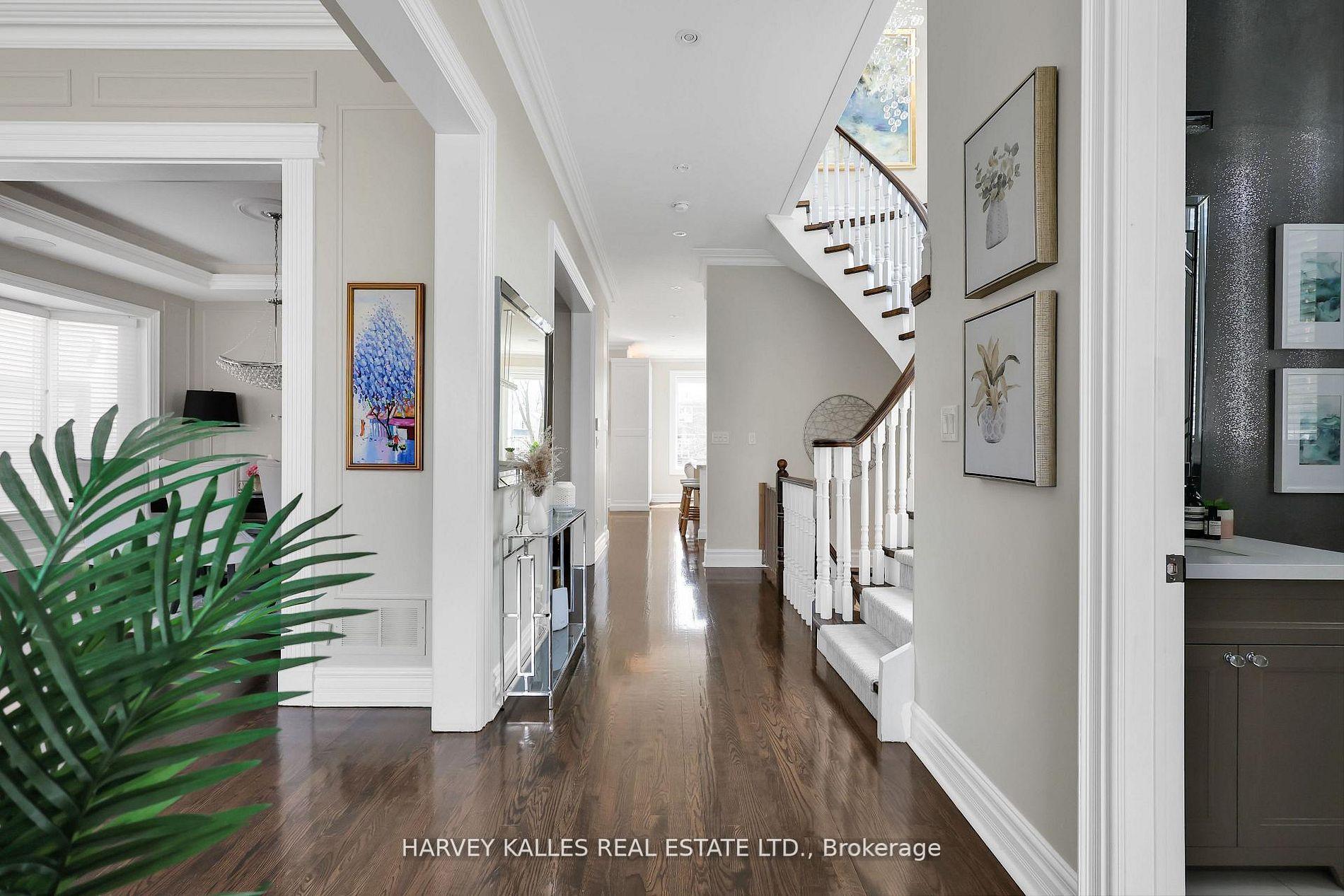 131 Bannockburn Avenue, Toronto C04 — photo 5 of 5