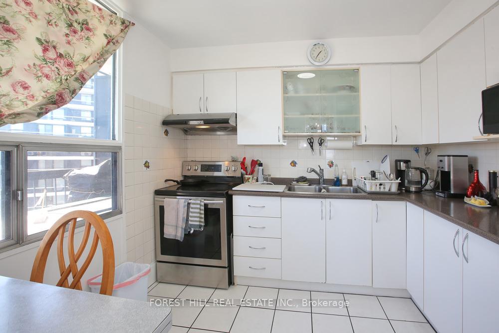 135 Antibes Drive 806, Toronto C07 — photo 3 of 5