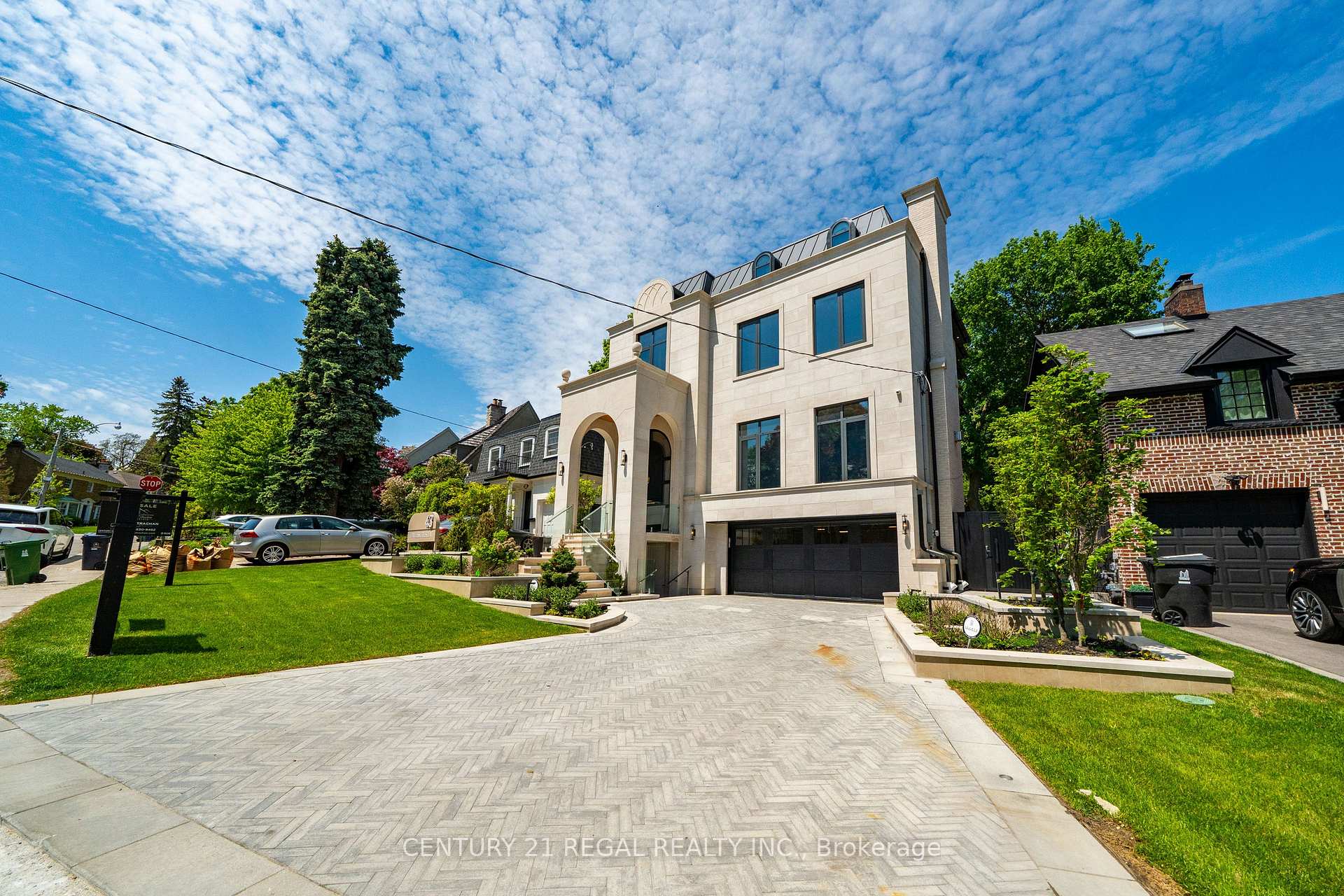 43 Wanless Crescent, Toronto C12 — photo 2 of 5