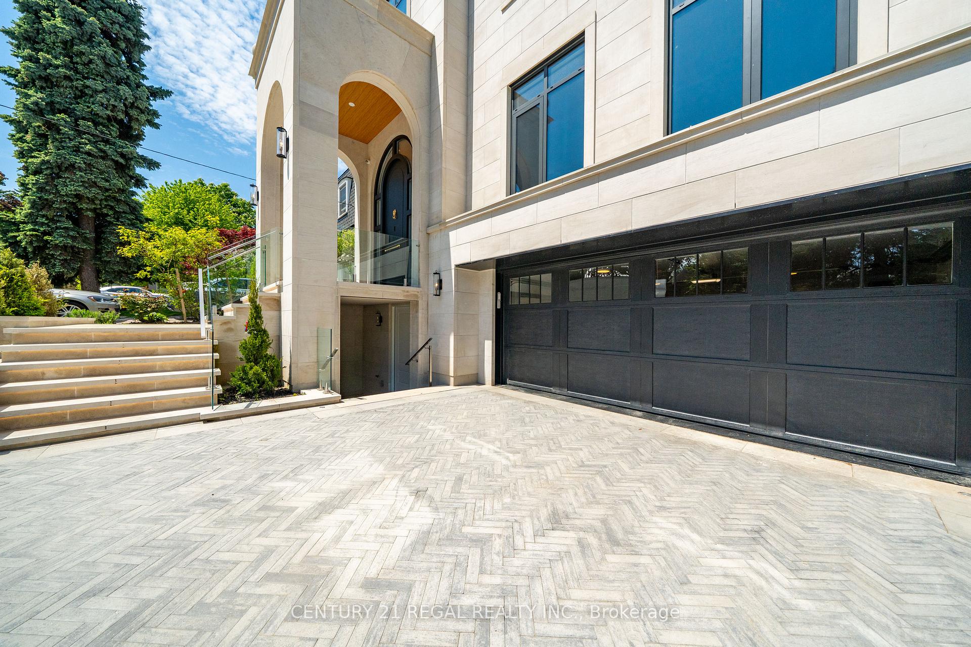43 Wanless Crescent, Toronto C12 — photo 3 of 5