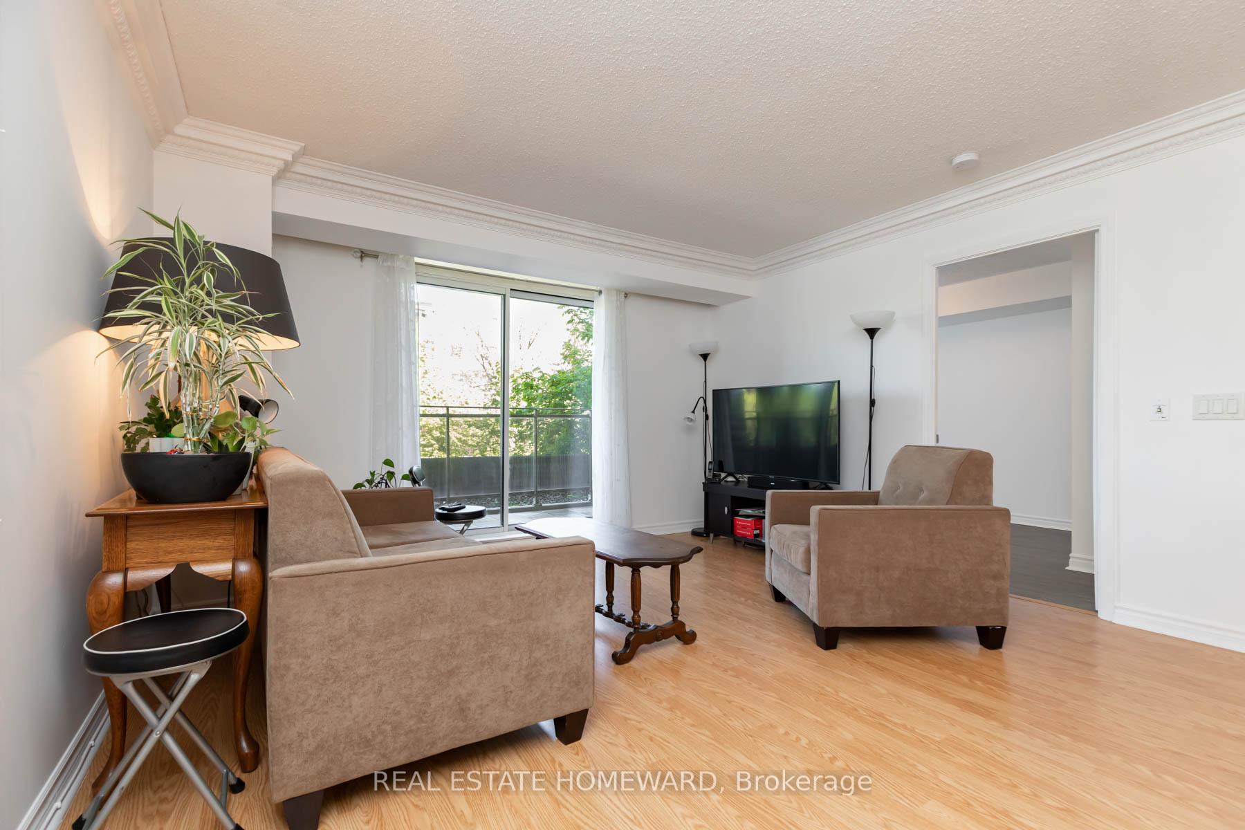 1730 Eglinton Avenue E 201, Toronto C13 — photo 2 of 5