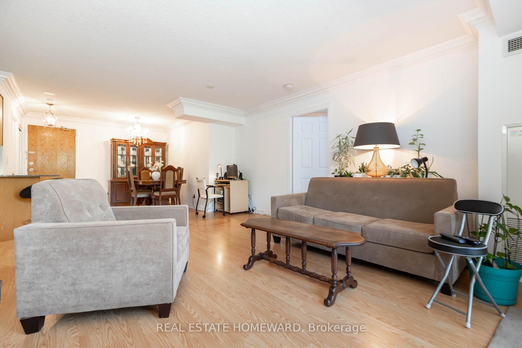 1730 Eglinton Avenue E 201, Toronto C13 — photo 3 of 5