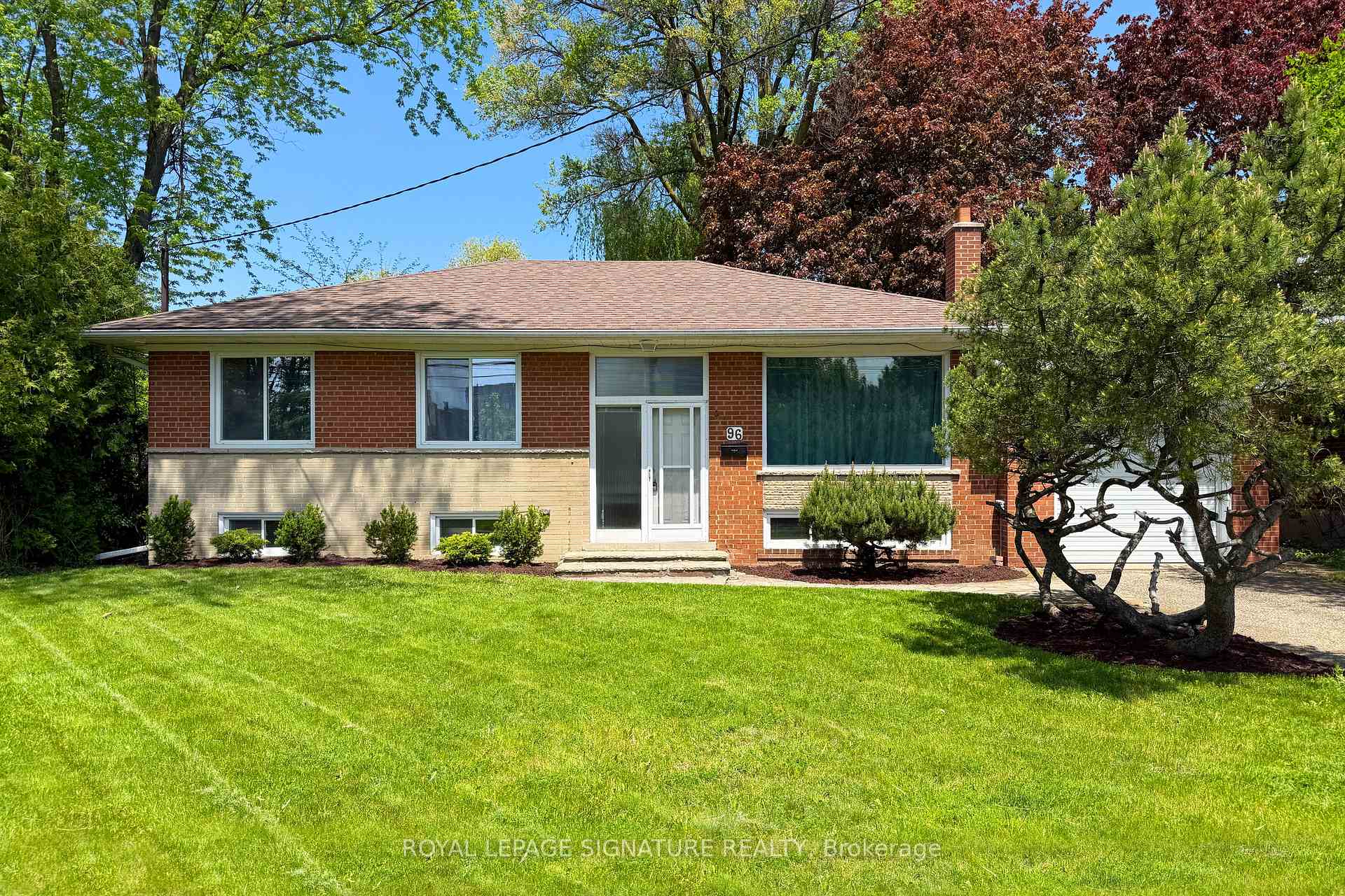 96 Elvaston Drive, Toronto C13, ON M4A 1N6 — Toronto C13, Ontario