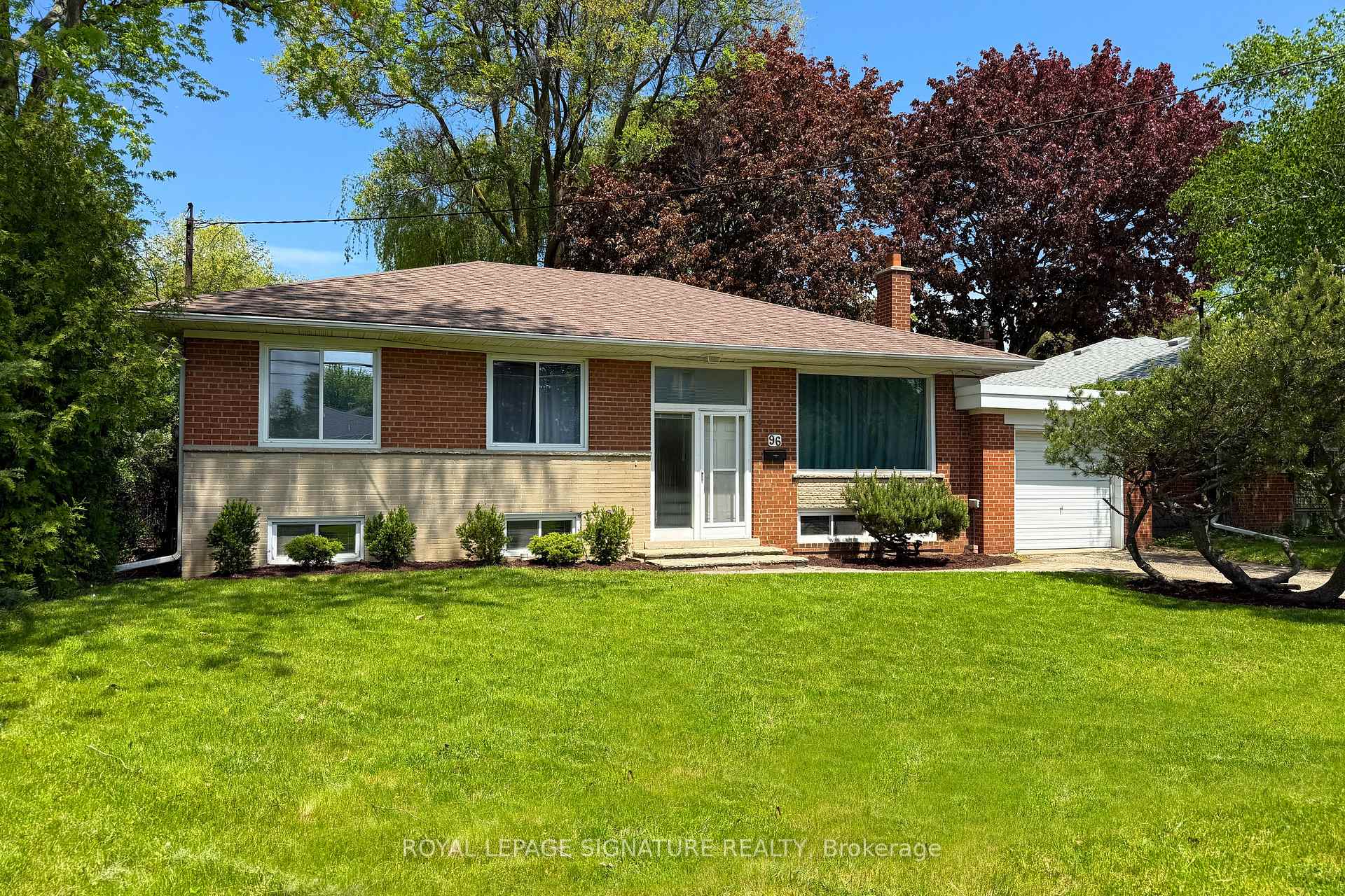 96 Elvaston Drive, Toronto C13 — photo 2 of 5