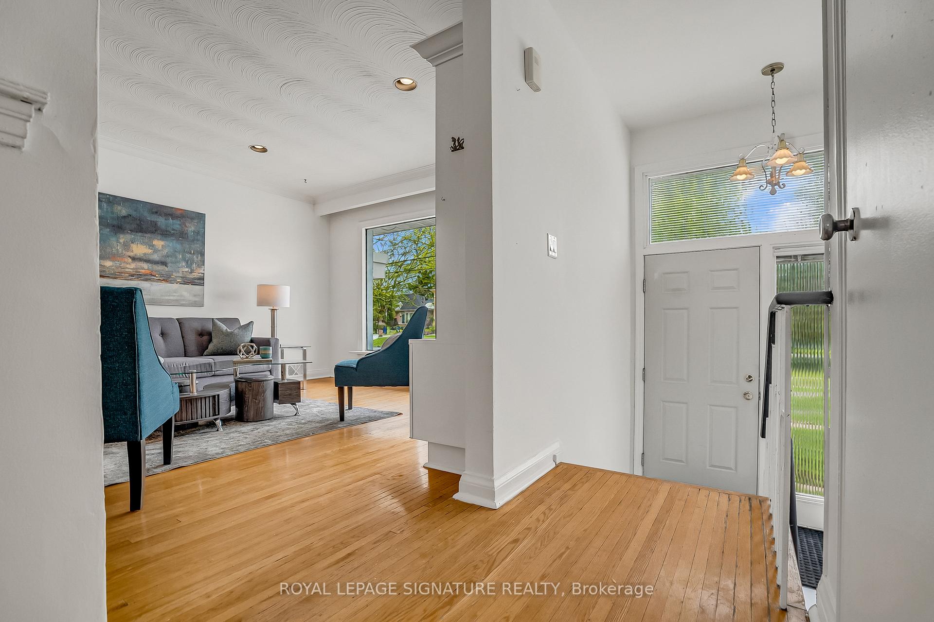 96 Elvaston Drive, Toronto C13 — photo 5 of 5