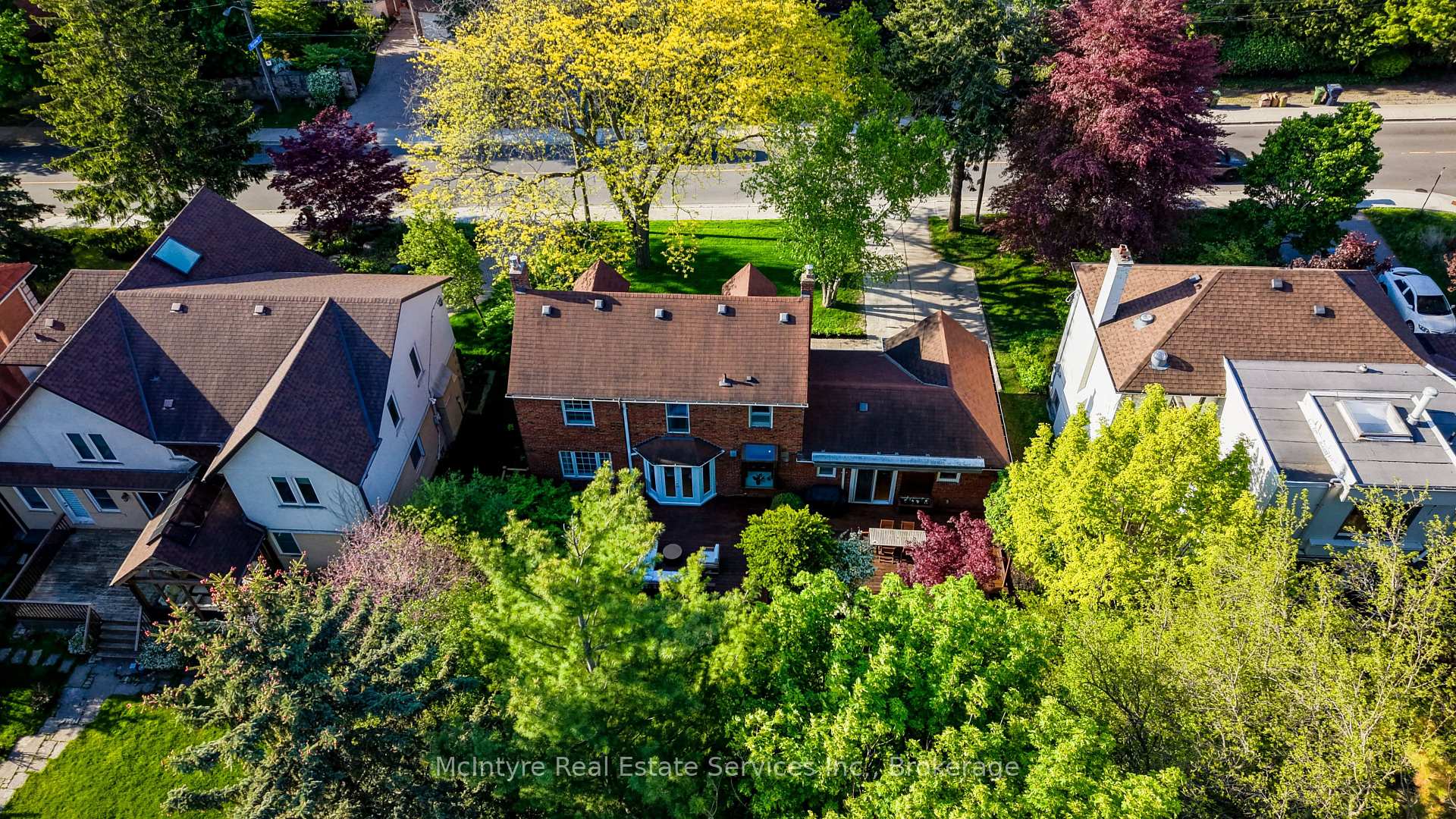 560 Blythwood Road, Toronto C12 — photo 3 of 5