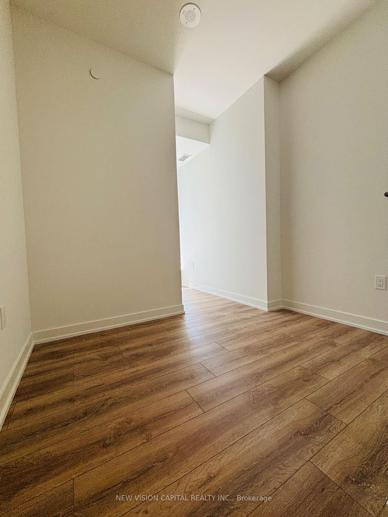 5 Quarrington Lane 2903, Toronto C13 — photo 4 of 5