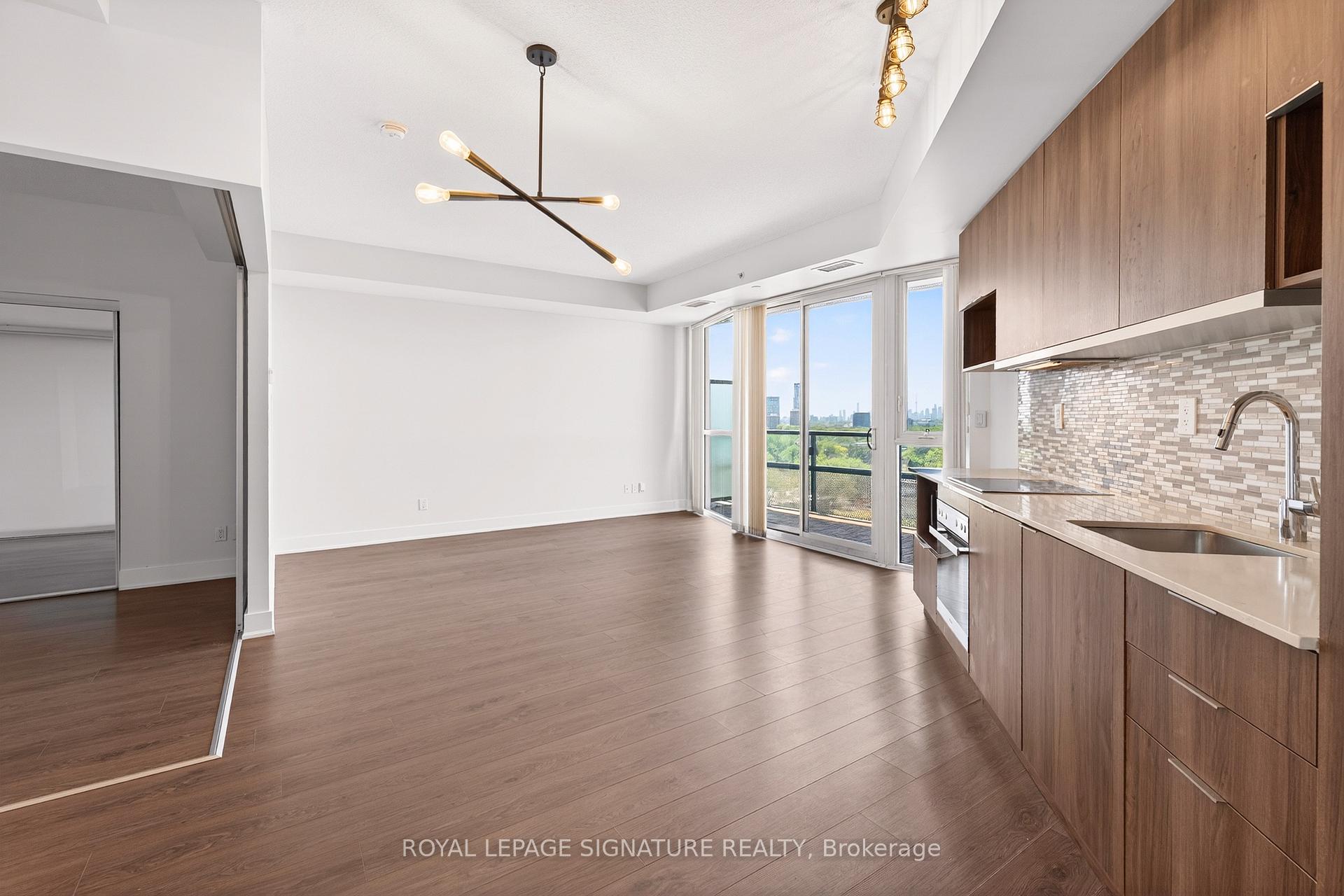 99 The Donway N/A W 920, Toronto C13 — photo 2 of 5