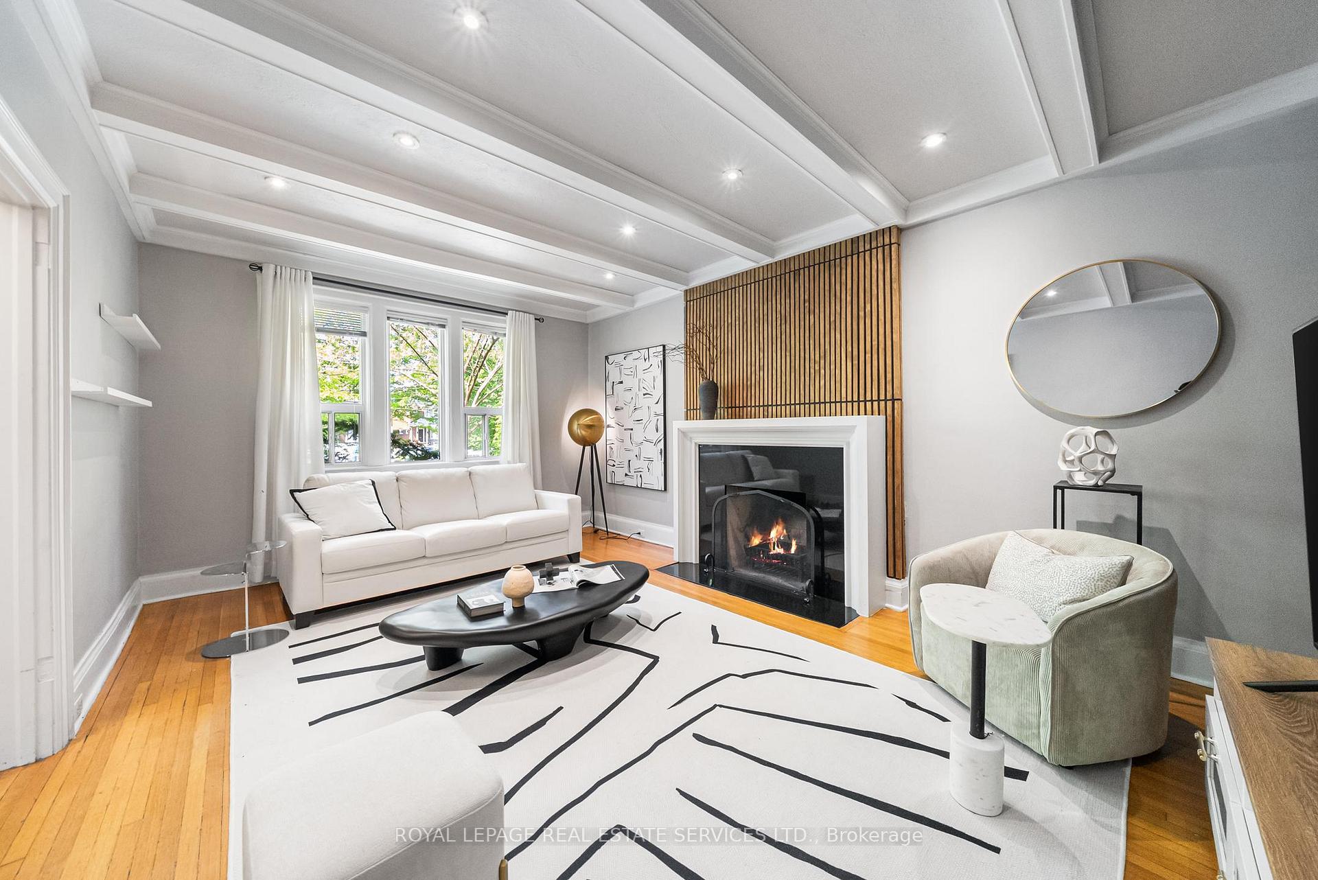 202 Dinnick Crescent, Toronto C04 — photo 5 of 5