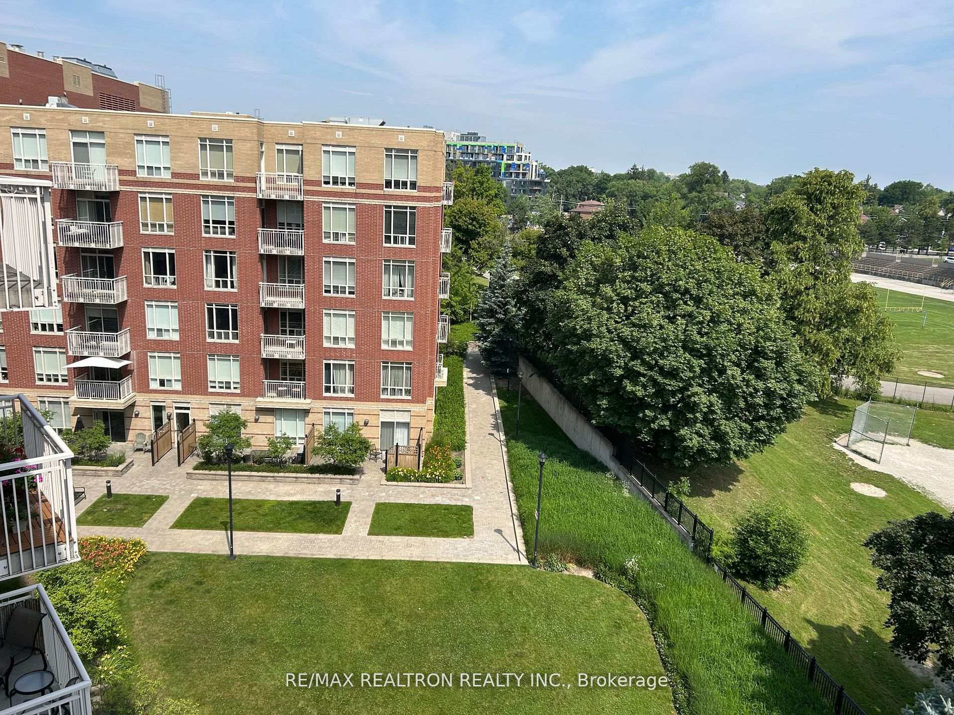 451 Rosewell Avenue 607, Toronto C04 — photo 3 of 5