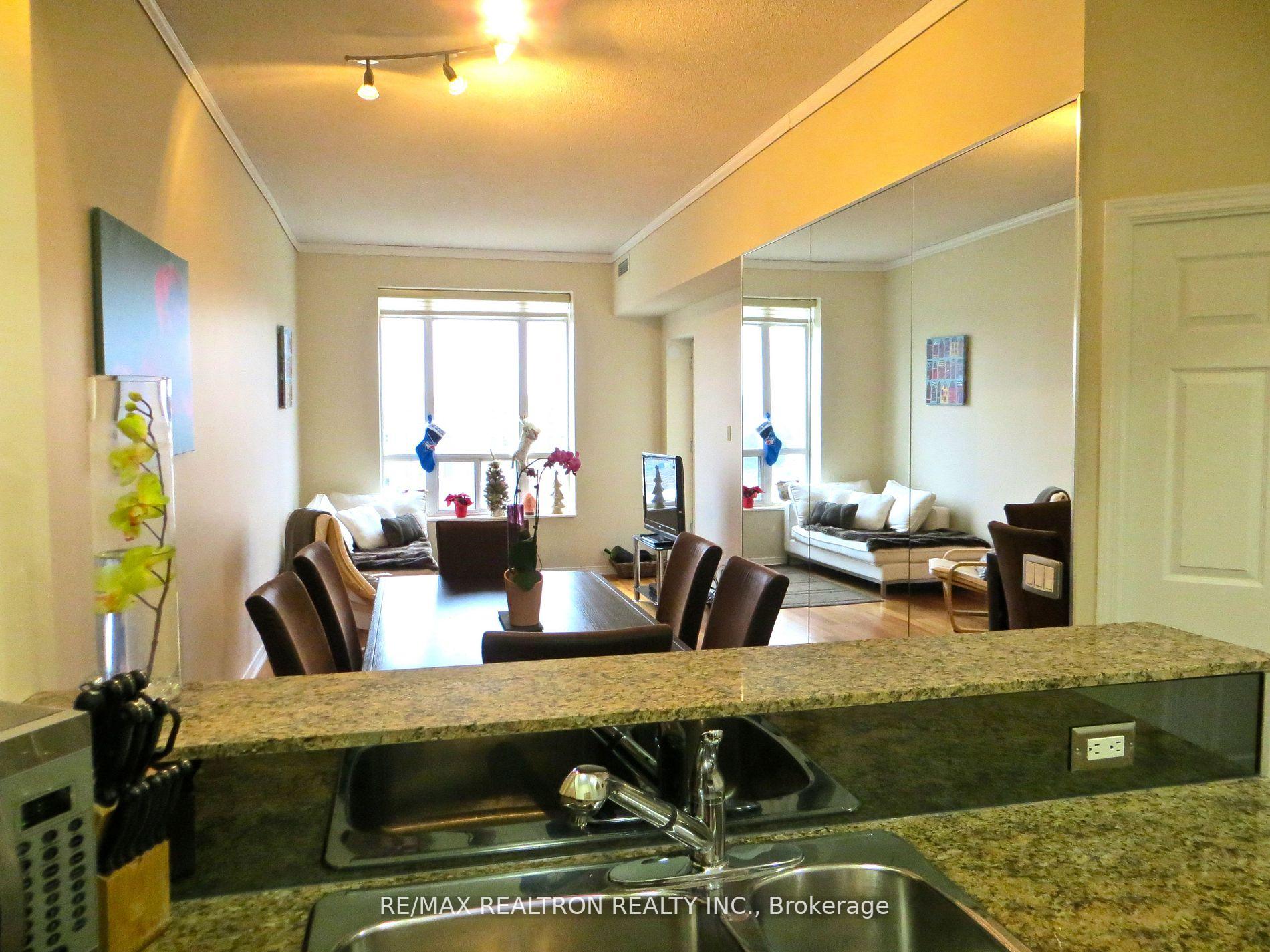 451 Rosewell Avenue 607, Toronto C04 — photo 5 of 5