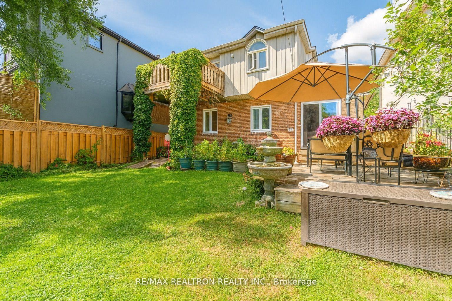 663 Woburn Avenue, Toronto C04 — photo 4 of 5