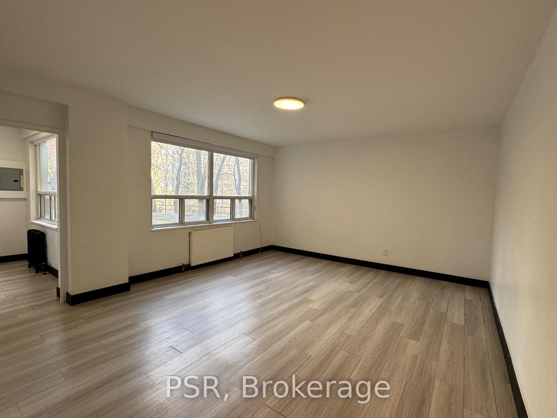 600 Eglinton Avenue W 105, Toronto C04 — photo 3 of 5