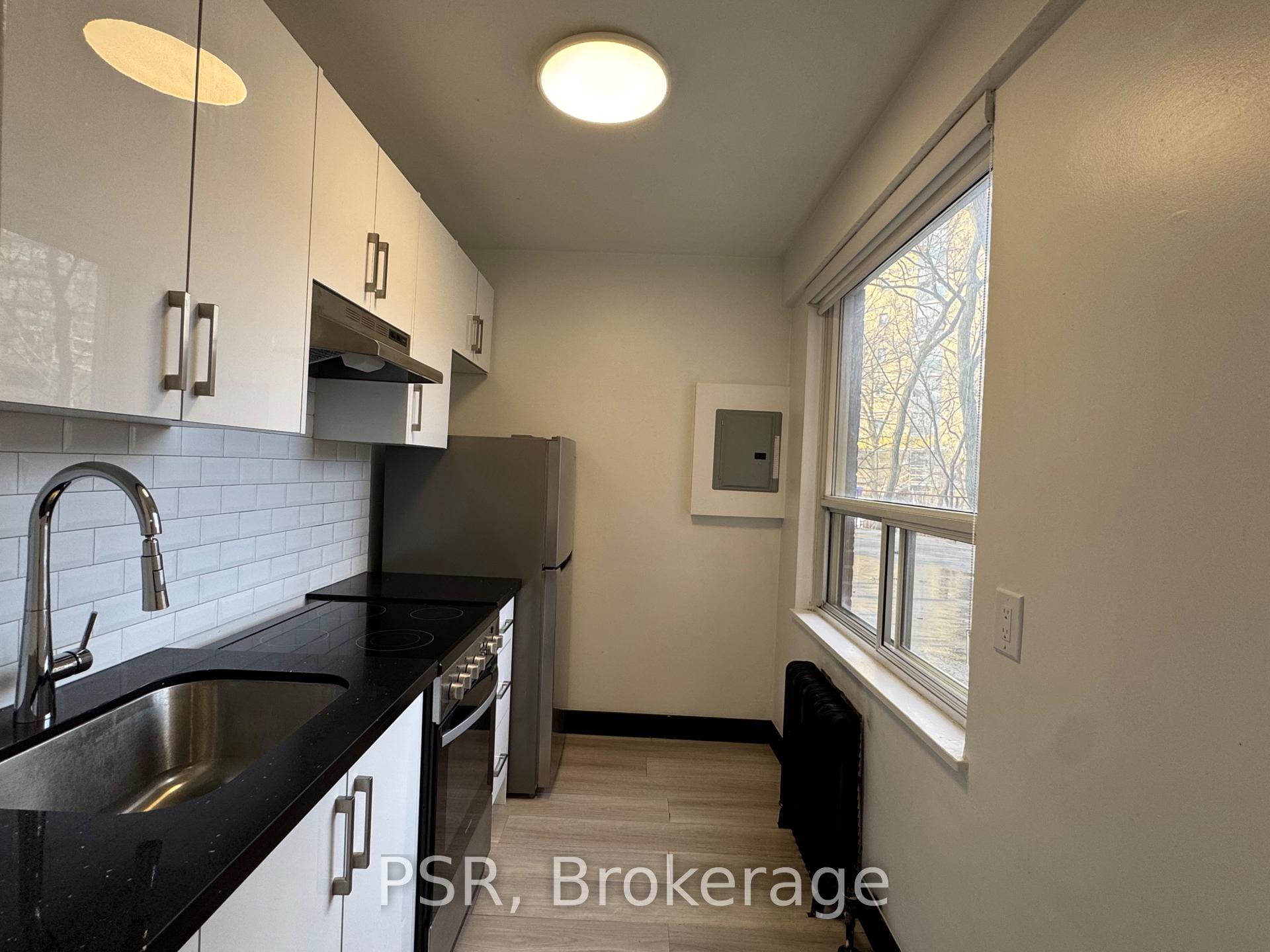600 Eglinton Avenue W 105, Toronto C04 — photo 4 of 5