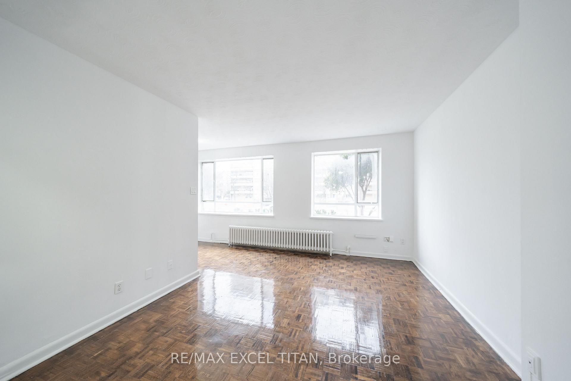 2895 Bathurst Street 108, Toronto C04 — photo 2 of 5