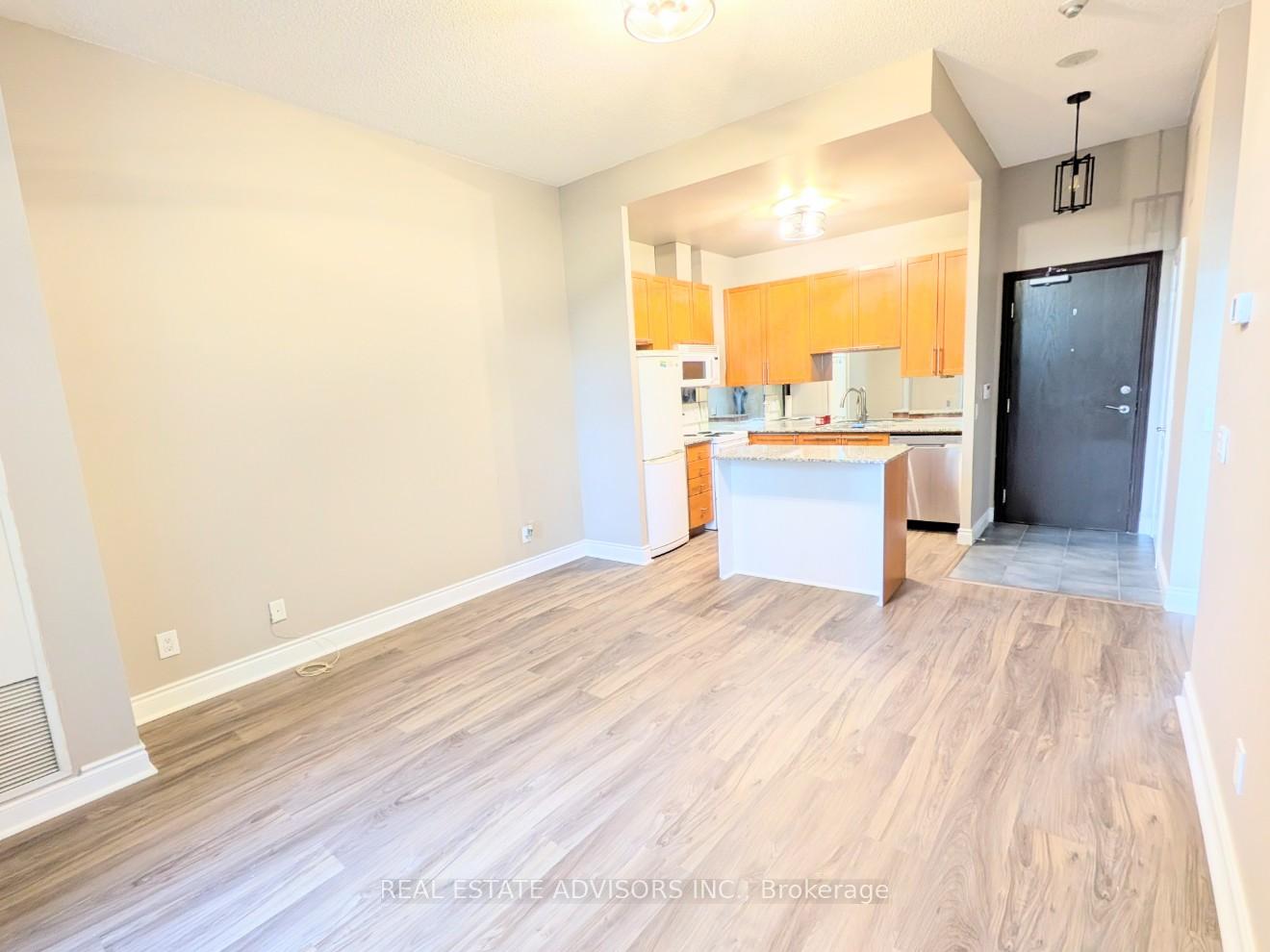 1103 Leslie Street 101, Toronto C13 — photo 3 of 5