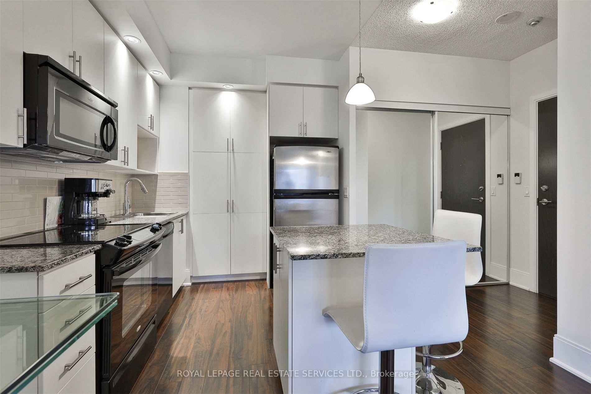 181 Wynford Drive 412, Toronto C13 — photo 3 of 5
