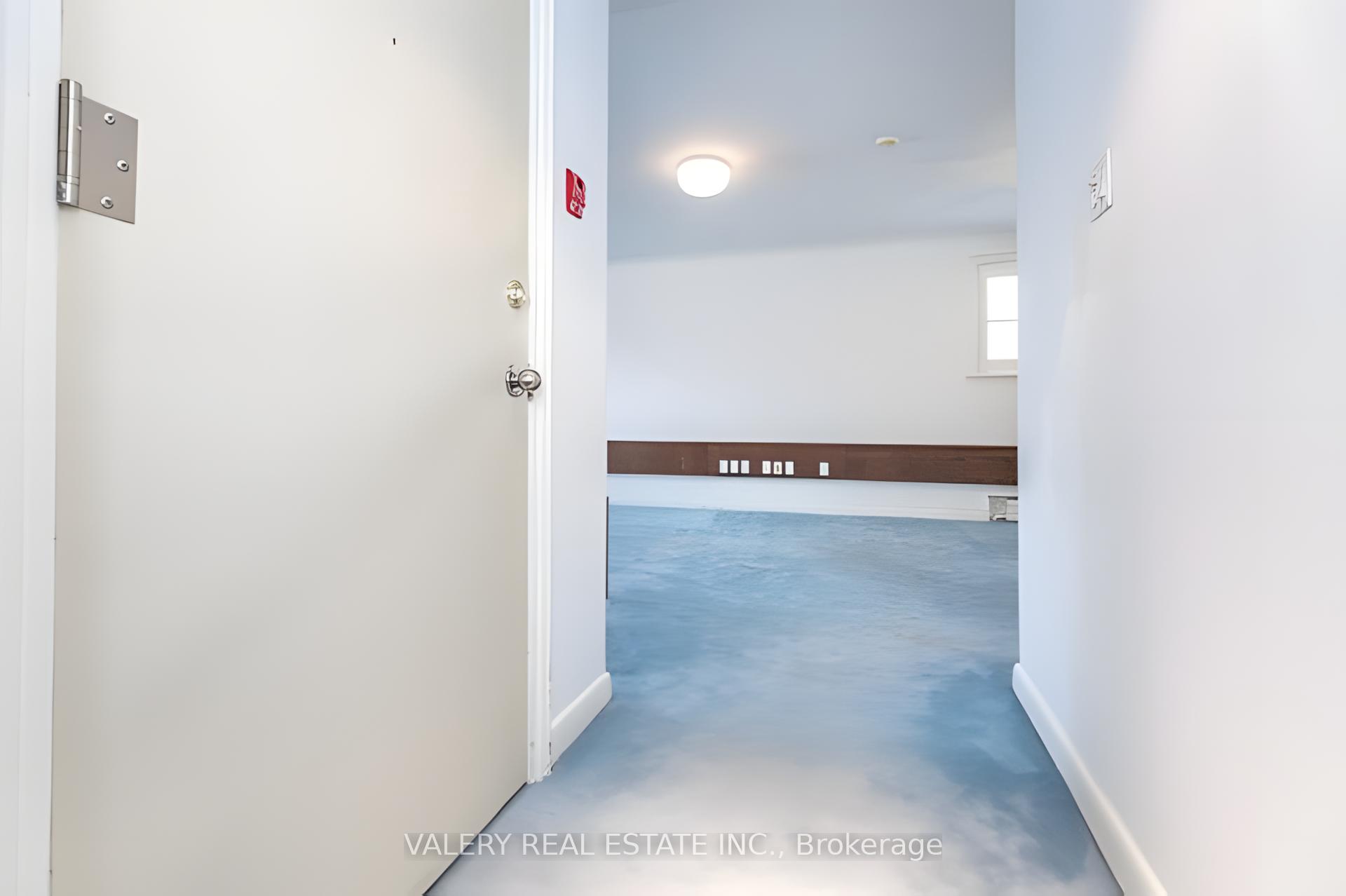 47 Ranleigh Avenue 201, Toronto C04 — photo 2 of 5