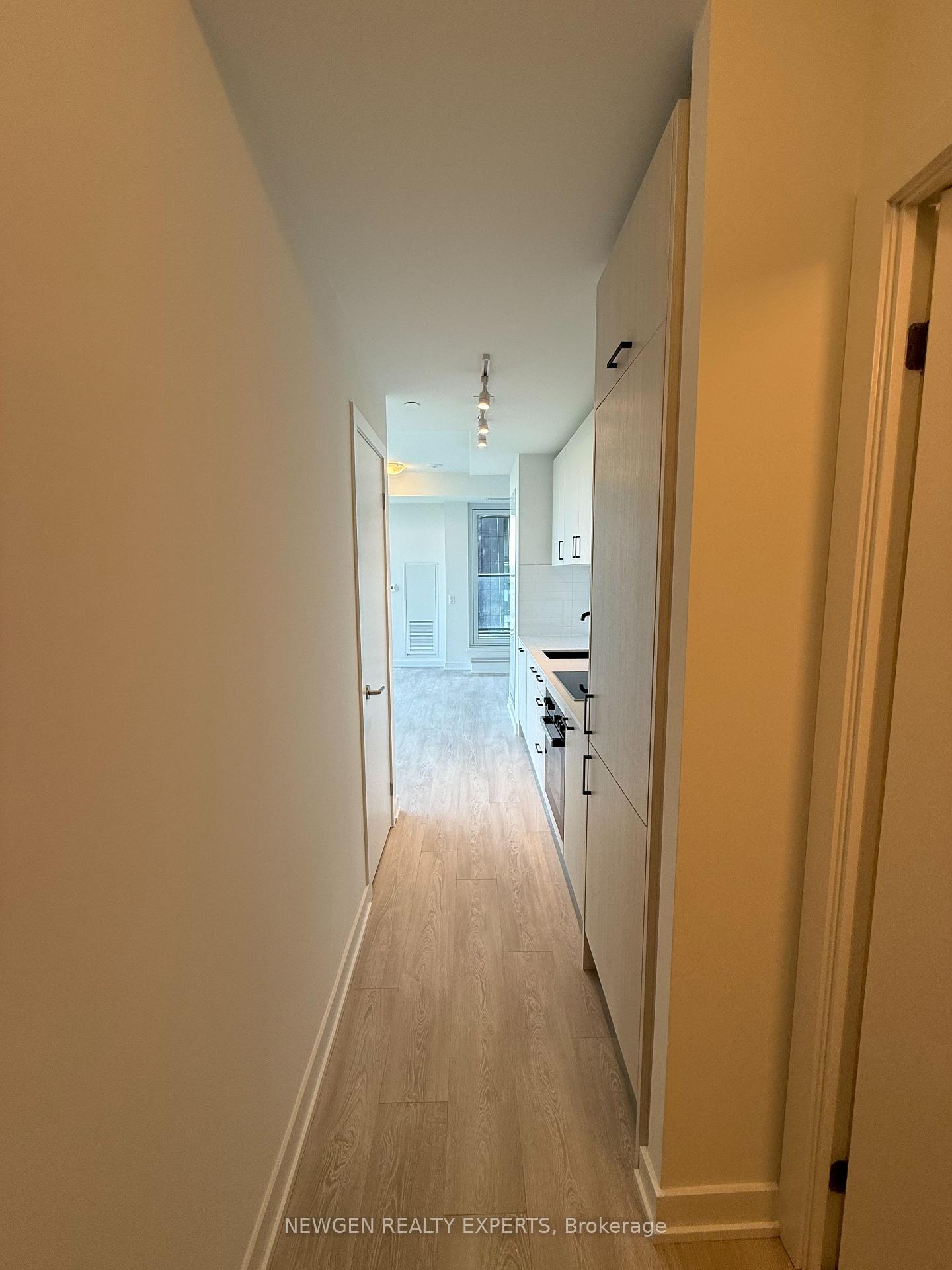 5 Quarrington Lane 2911, Toronto C13 — photo 4 of 5