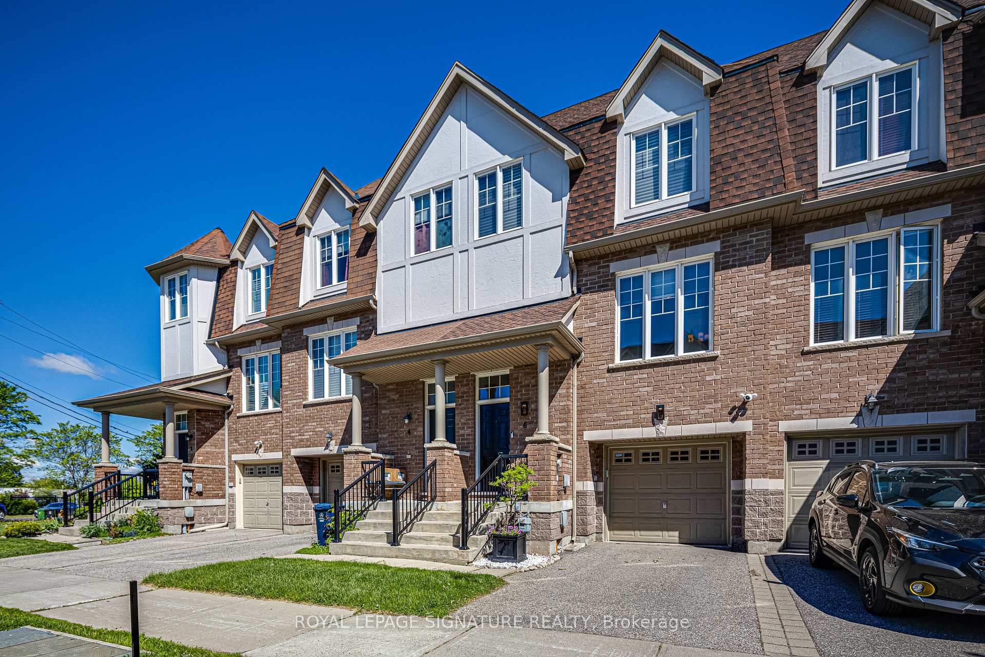 6 Collip Place, Toronto C13 — photo 4 of 5