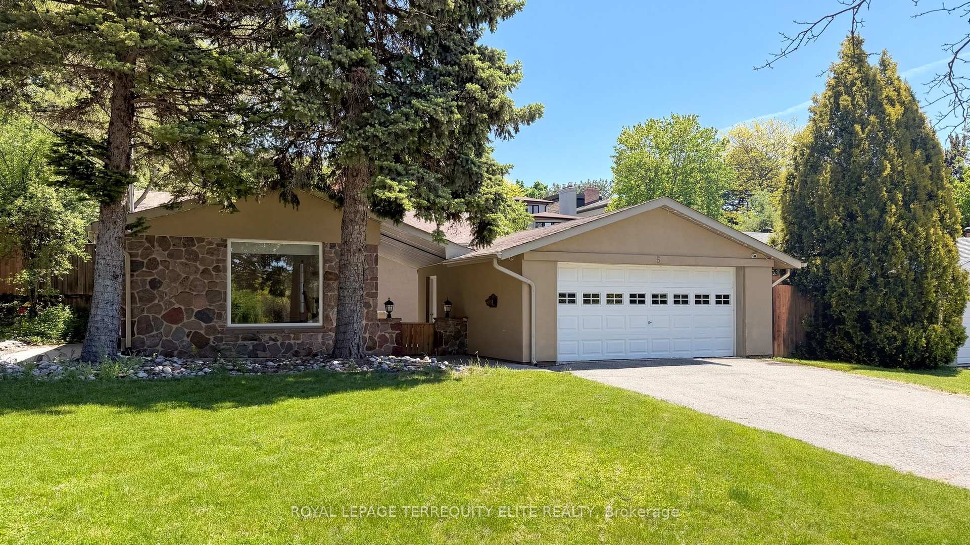 5 Valentine Drive, Toronto C13, ON M3A 3J5 — Toronto C13, Ontario