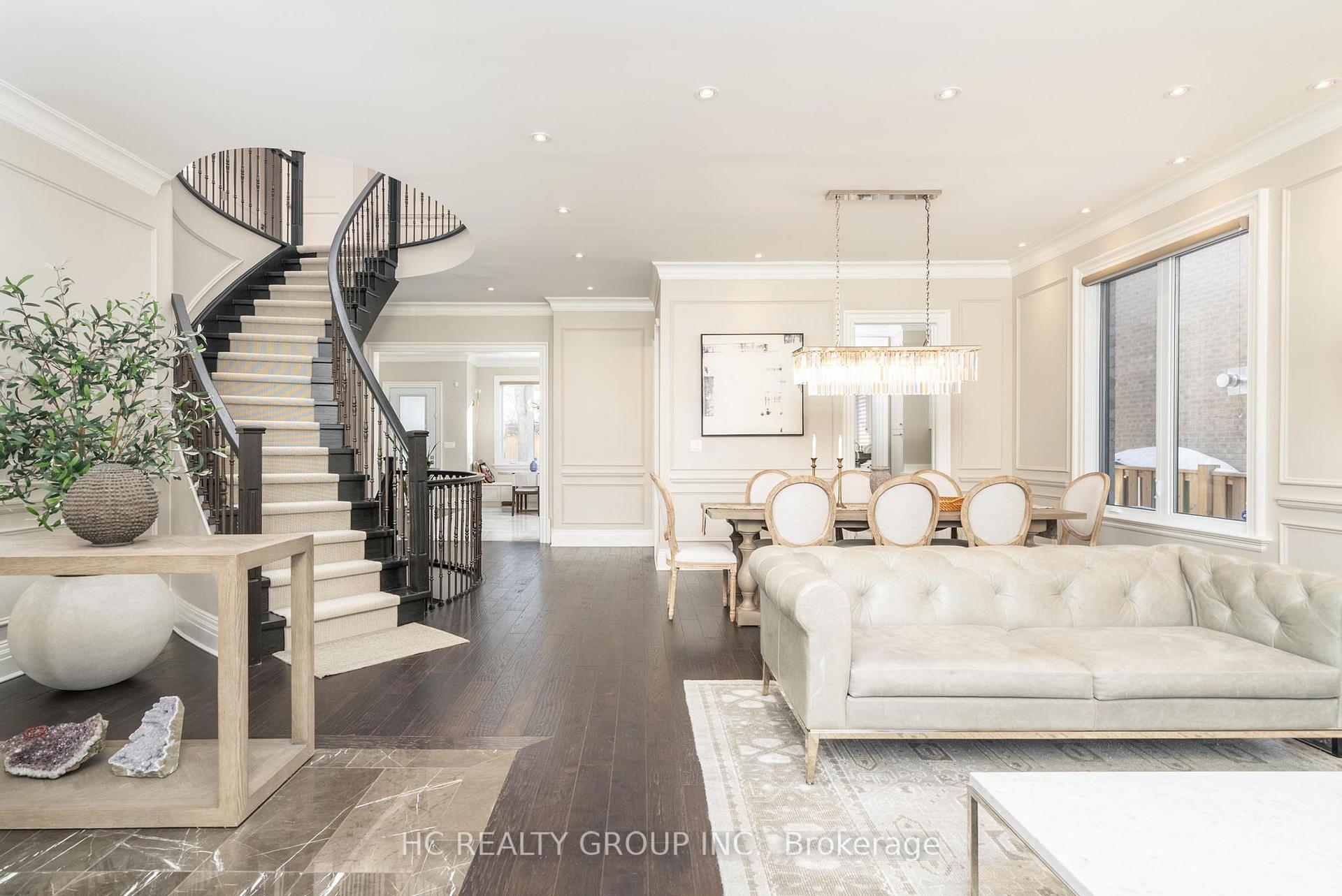 11 Chipstead Road, Toronto C13 — photo 5 of 5