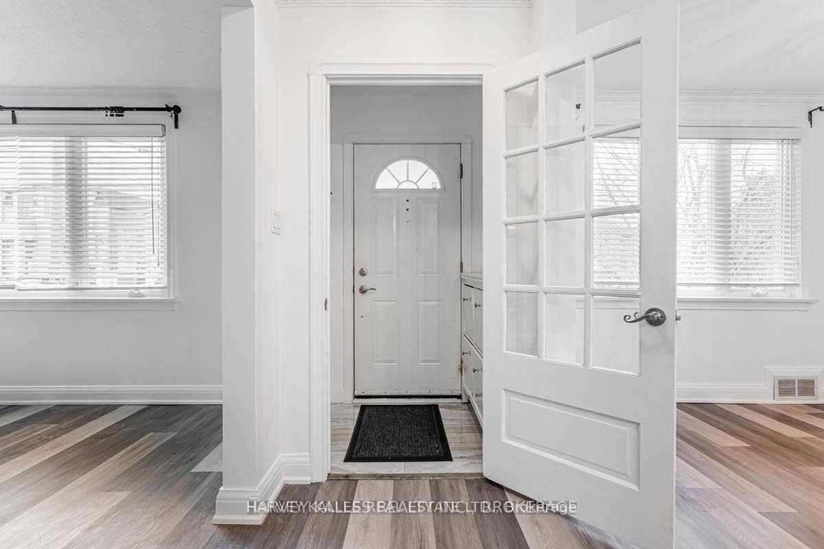 157 Viewmount Avenue Main, Toronto C04 — photo 3 of 5