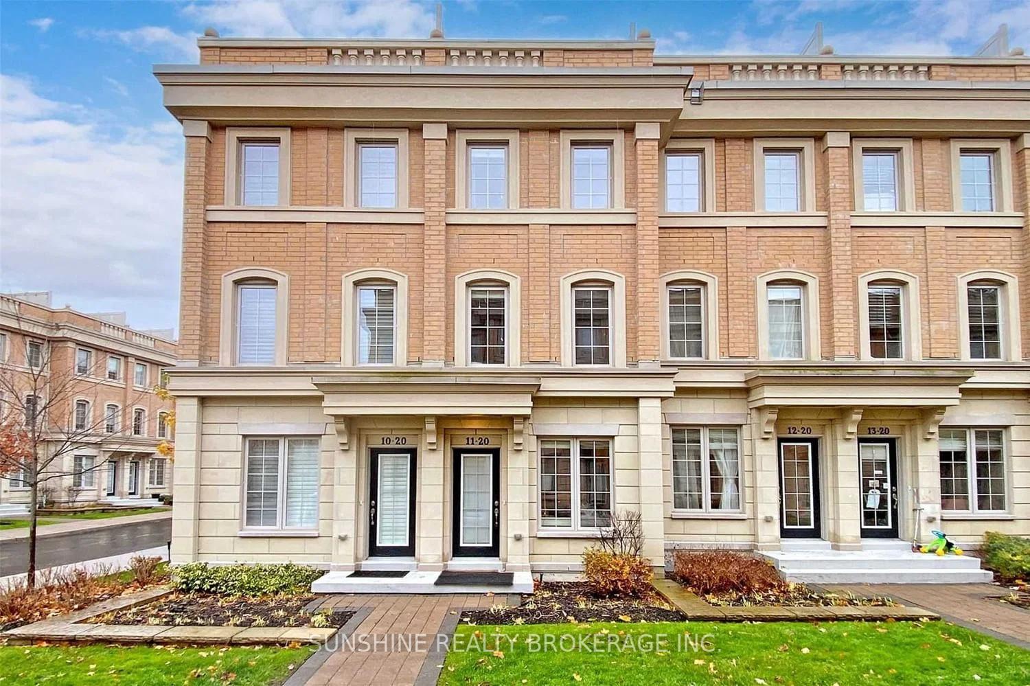 20 Hargrave Lane 12, Toronto C12 — photo 2 of 5