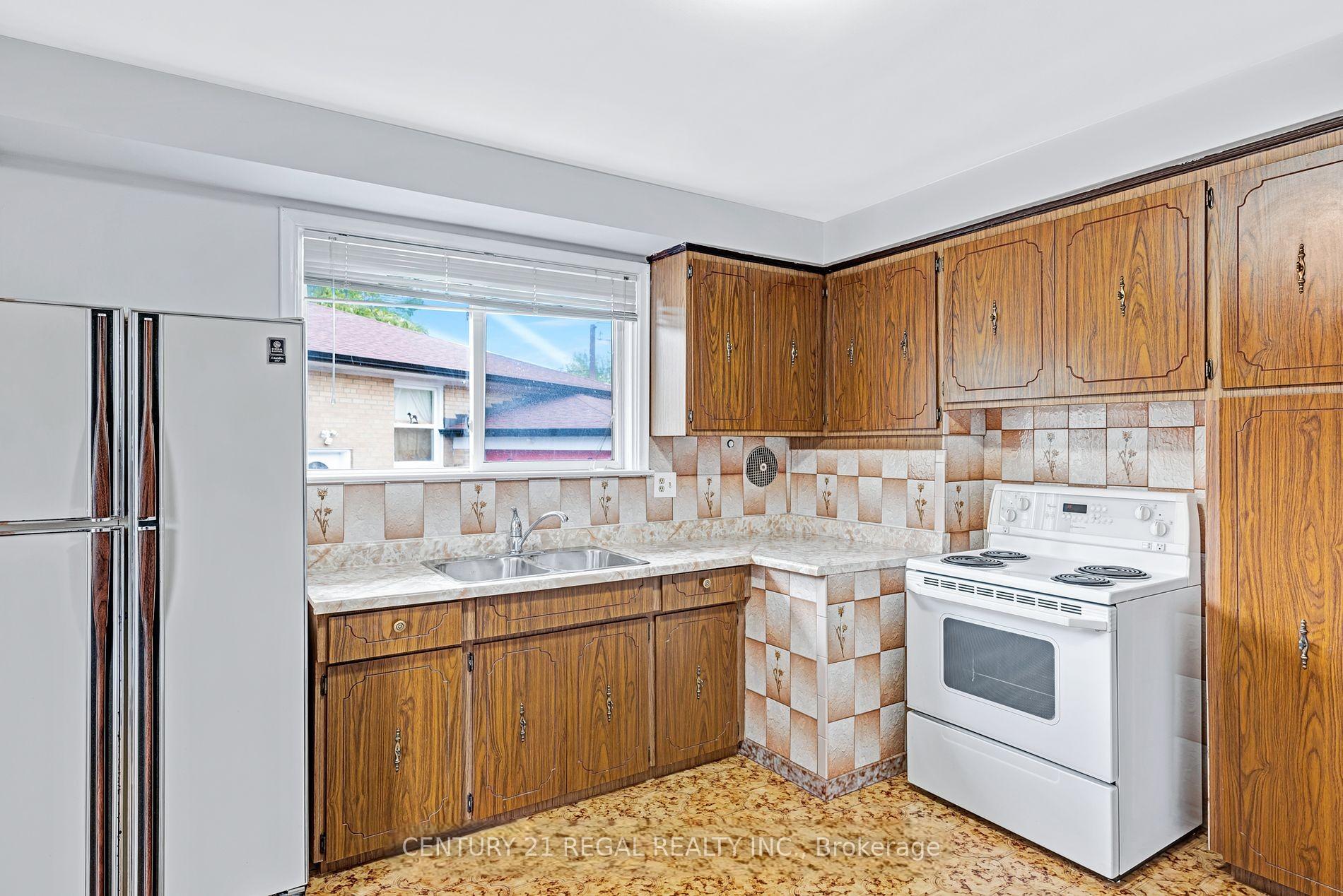 79 Combermere Drive, Toronto C13 — photo 5 of 5