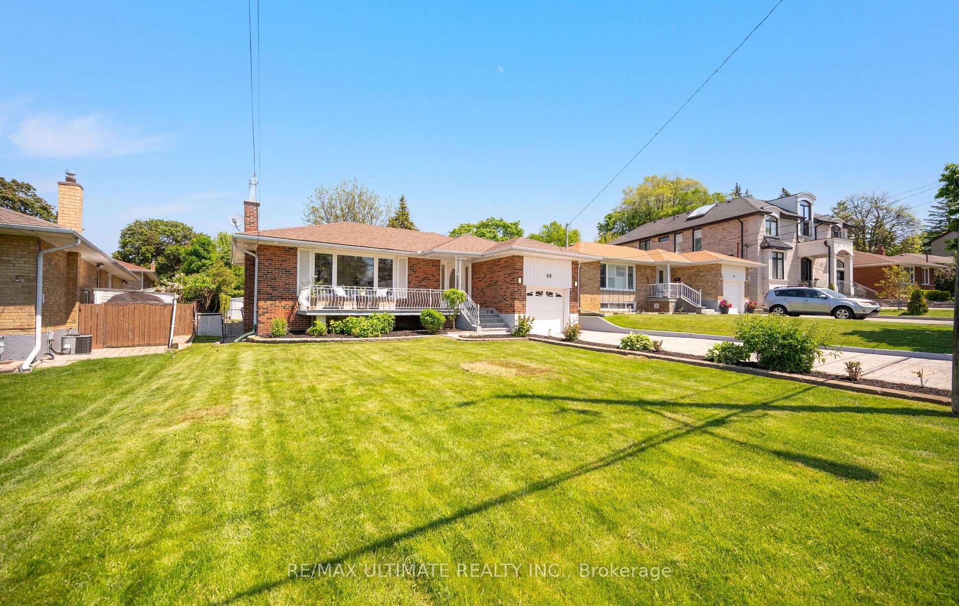 60 Elvaston Drive, Toronto C13 — photo 4 of 5