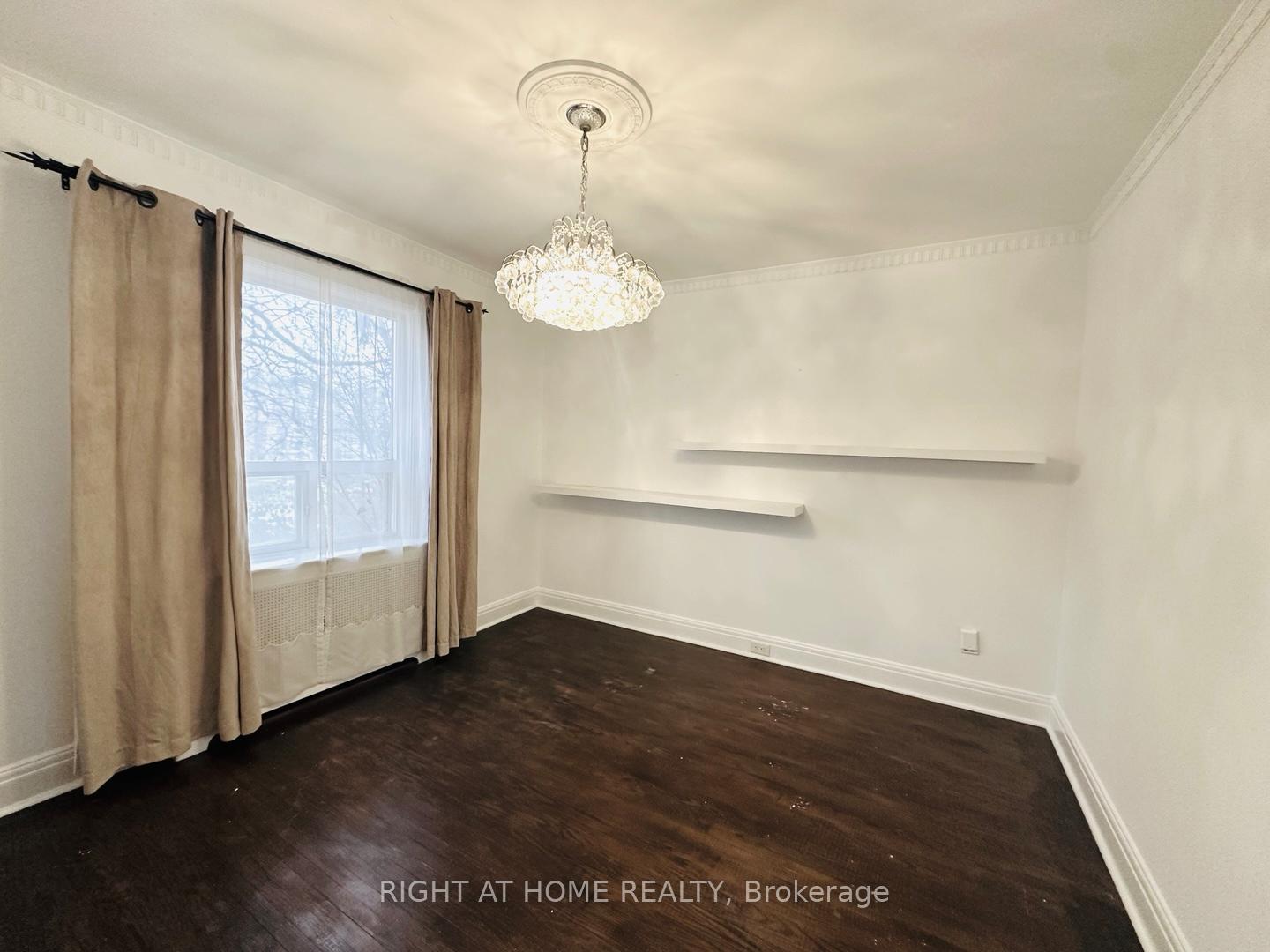 69 Haddington Avenue, Toronto C04 — photo 2 of 5