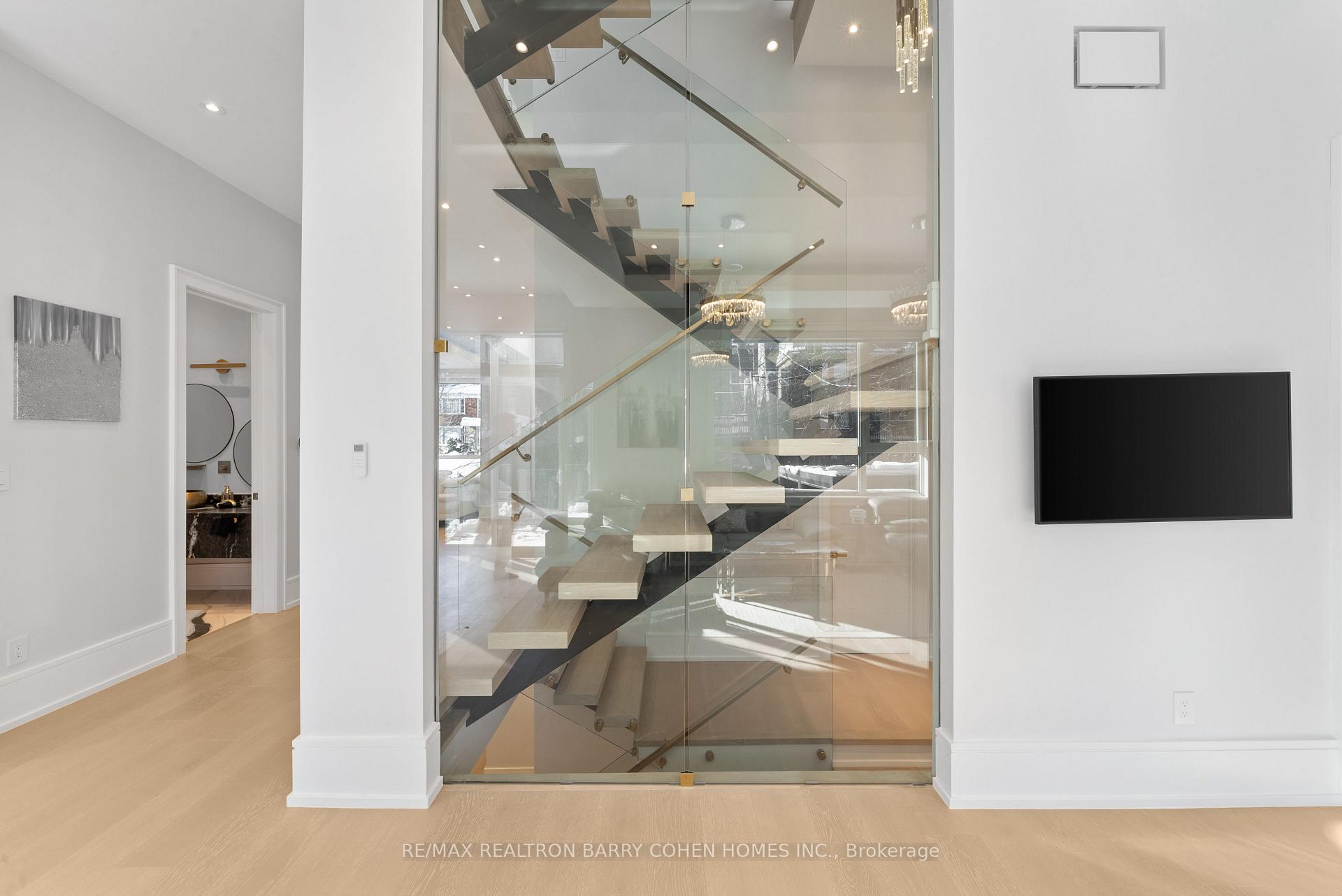 615 Briar Hill Avenue, Toronto C04 — photo 4 of 5