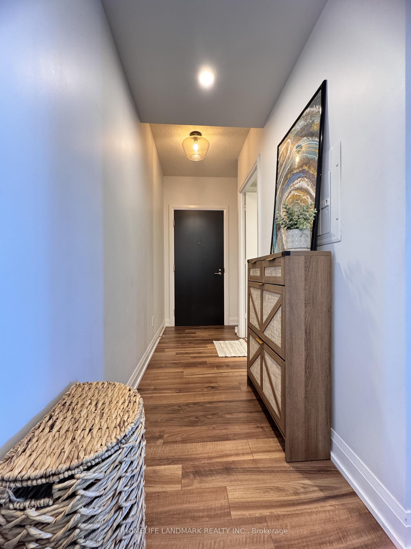 18 Graydon Hall Drive 1903, Toronto C13 — photo 5 of 5
