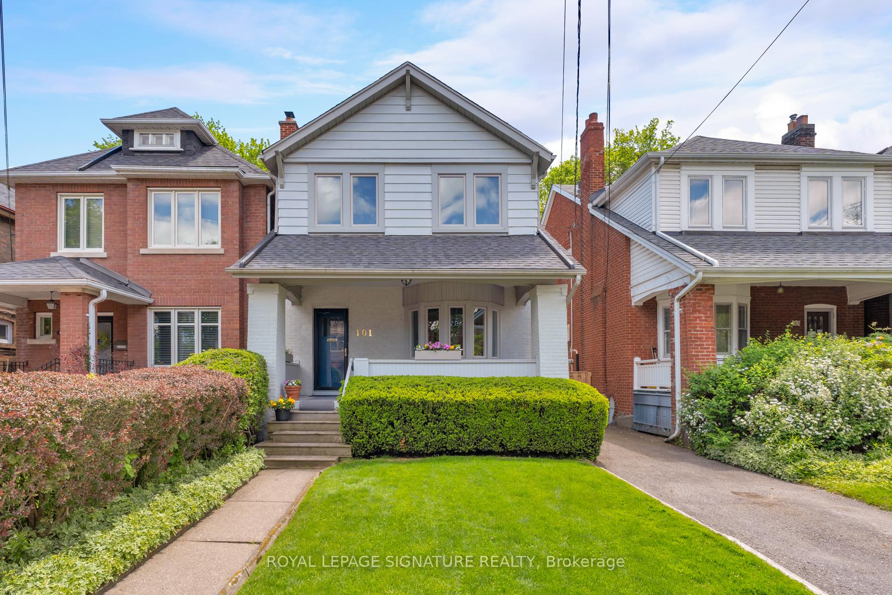 101 Deloraine Avenue, Toronto C04 — photo 3 of 5
