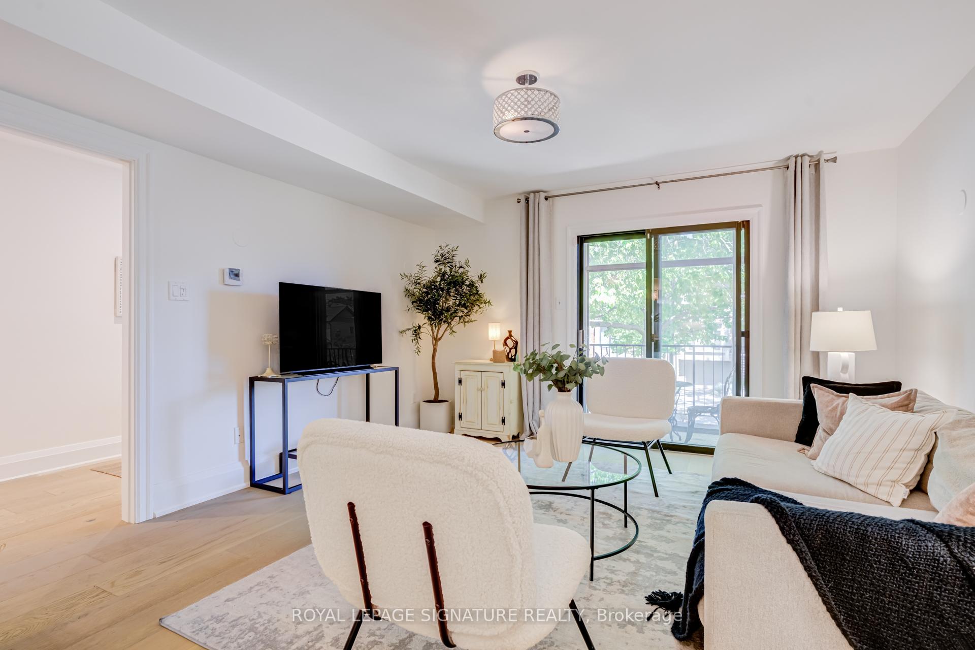 209 Ranleigh Avenue, Toronto C04 — photo 4 of 5