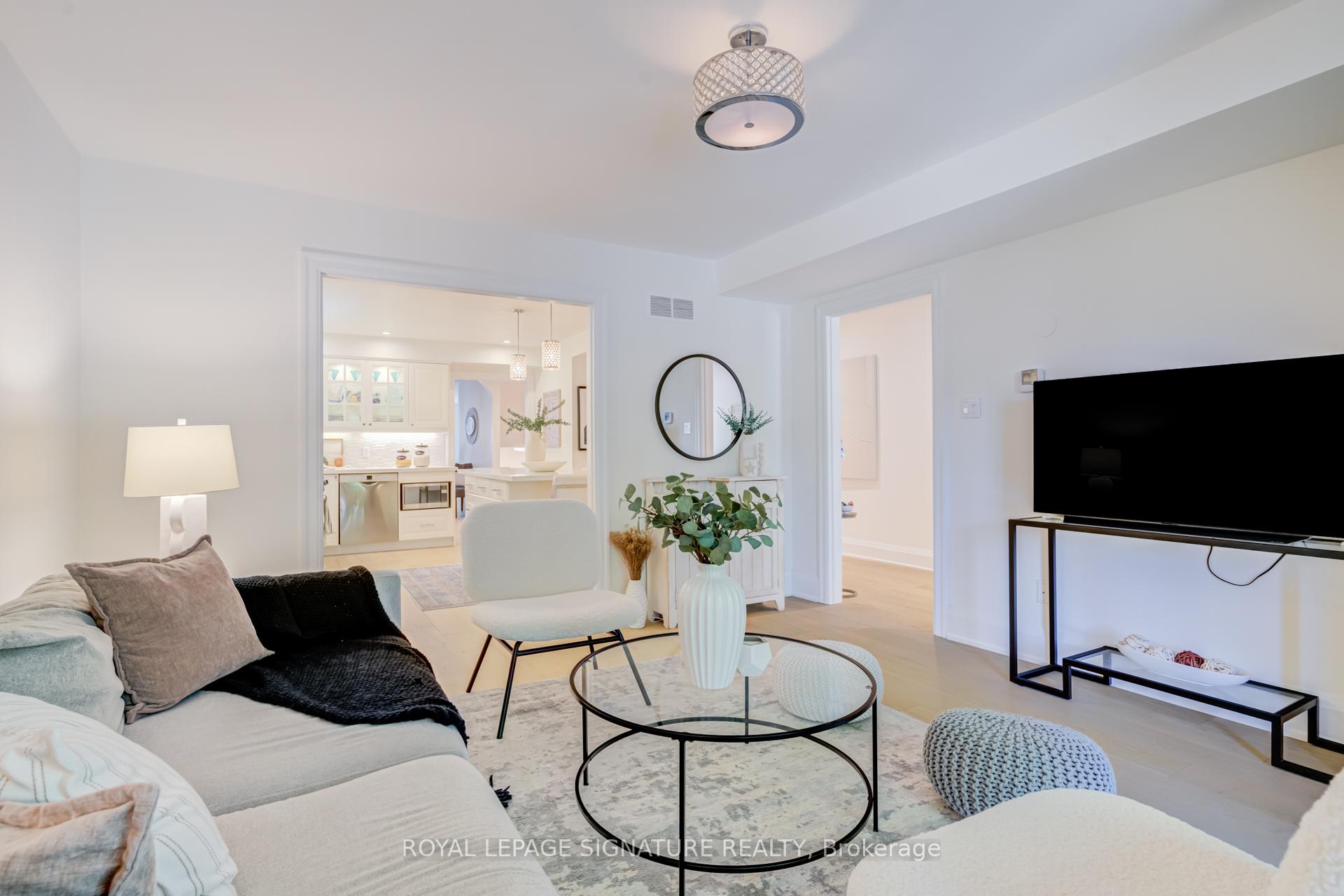 209 Ranleigh Avenue, Toronto C04 — photo 5 of 5