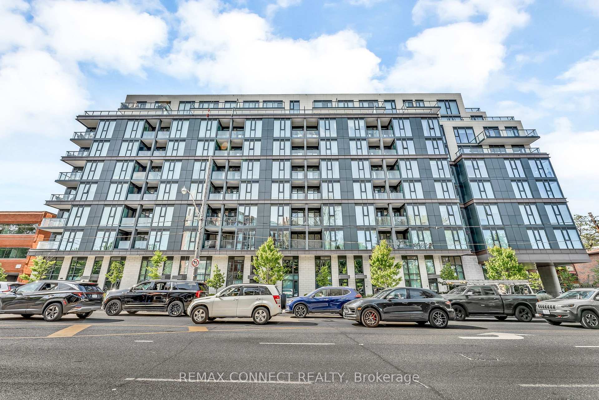 250 Lawrence Avenue W 504, Toronto C04 — photo 4 of 5