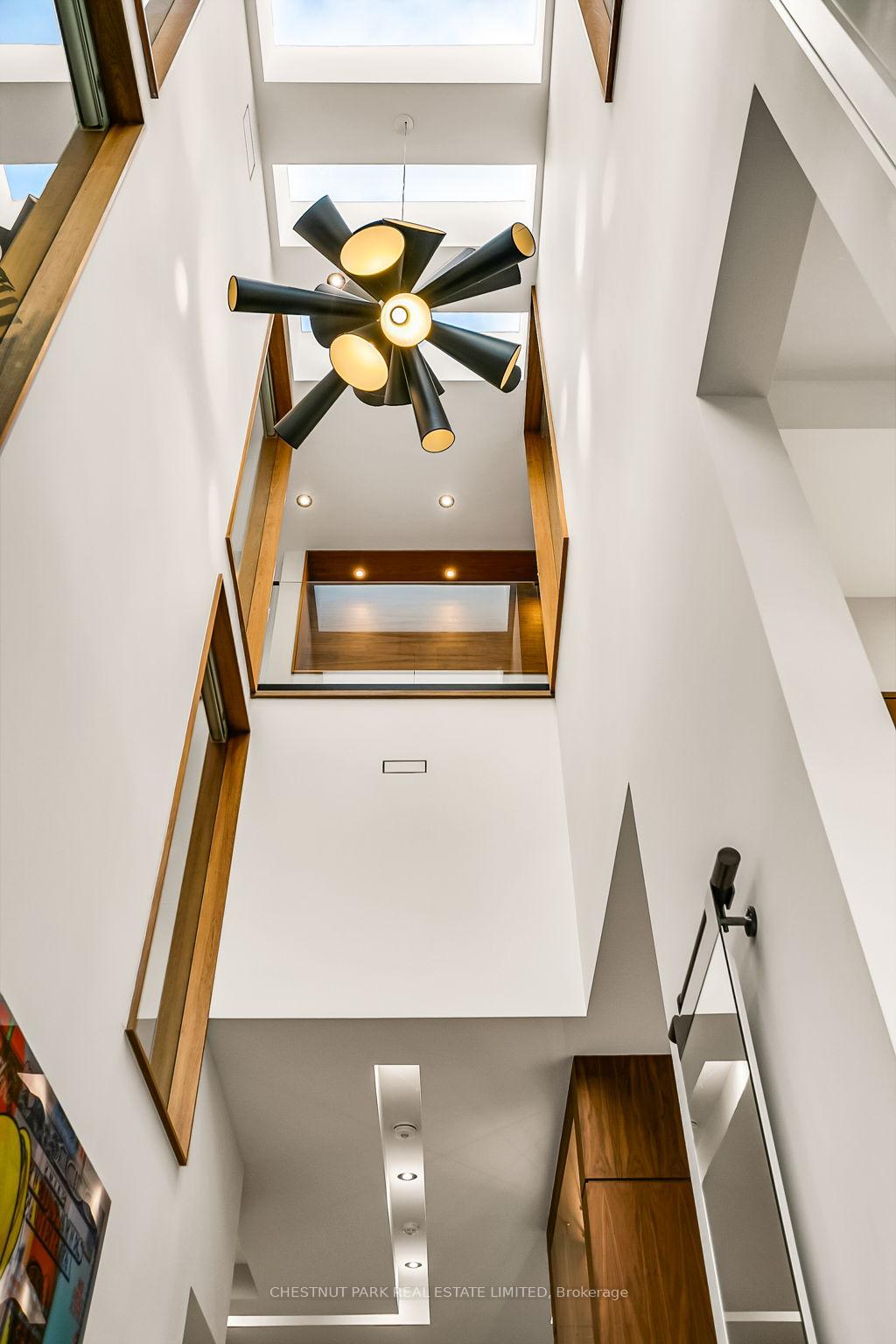 514 Douglas Avenue, Toronto C04 — photo 5 of 5