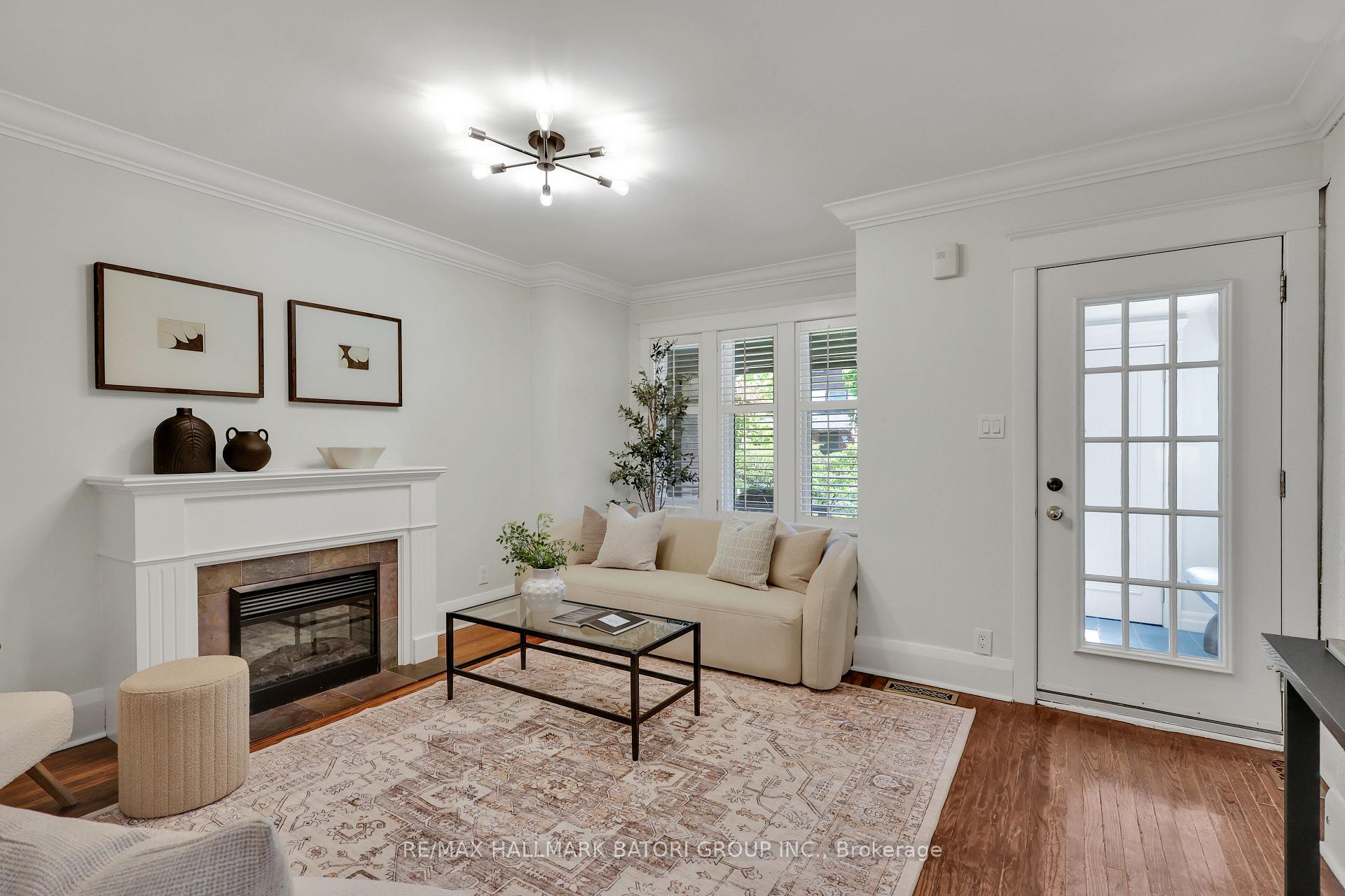 150 Briar Hill Avenue, Toronto C04 — photo 4 of 5