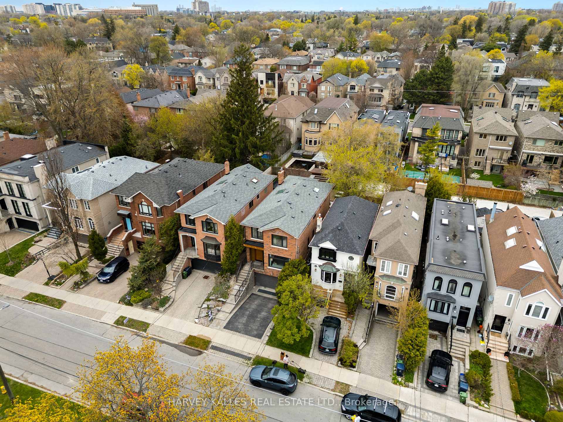 434 Bedford Park Avenue, Toronto C04 — photo 3 of 5