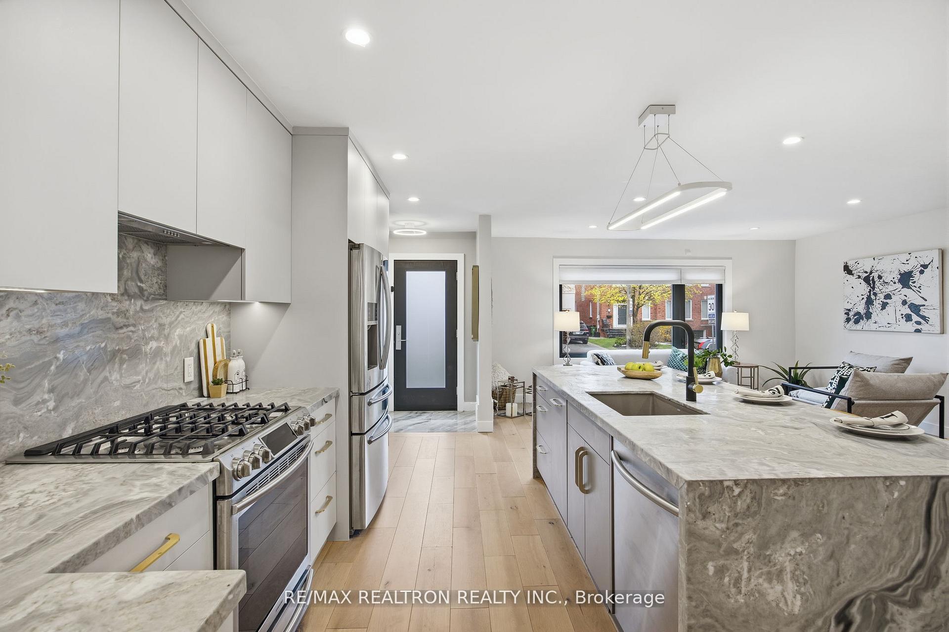 52 Burncrest Drive, Toronto C04, ON M5M 2Z5 — Toronto C04, Ontario