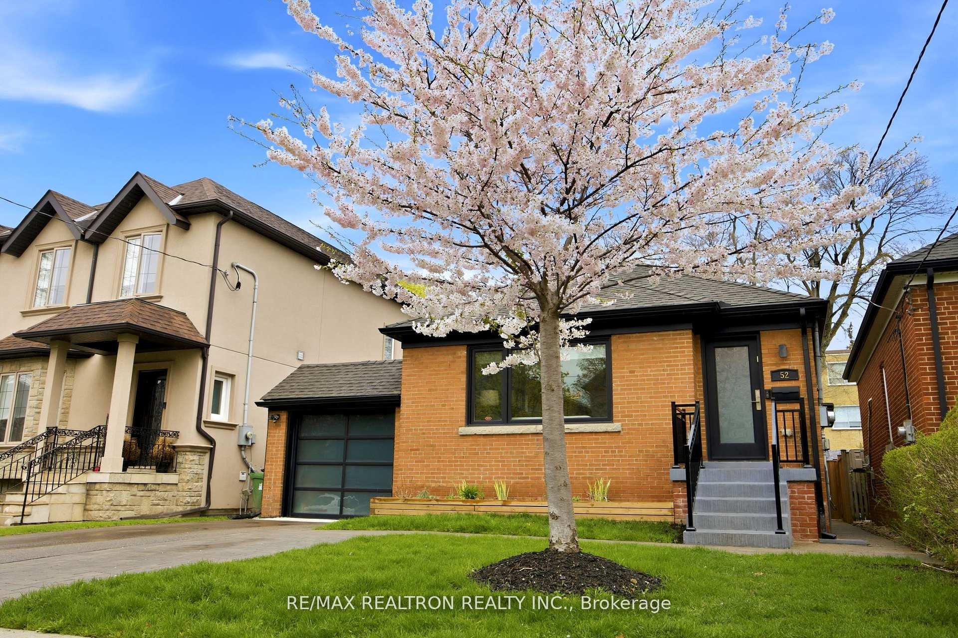 52 Burncrest Drive, Toronto C04 — photo 3 of 5