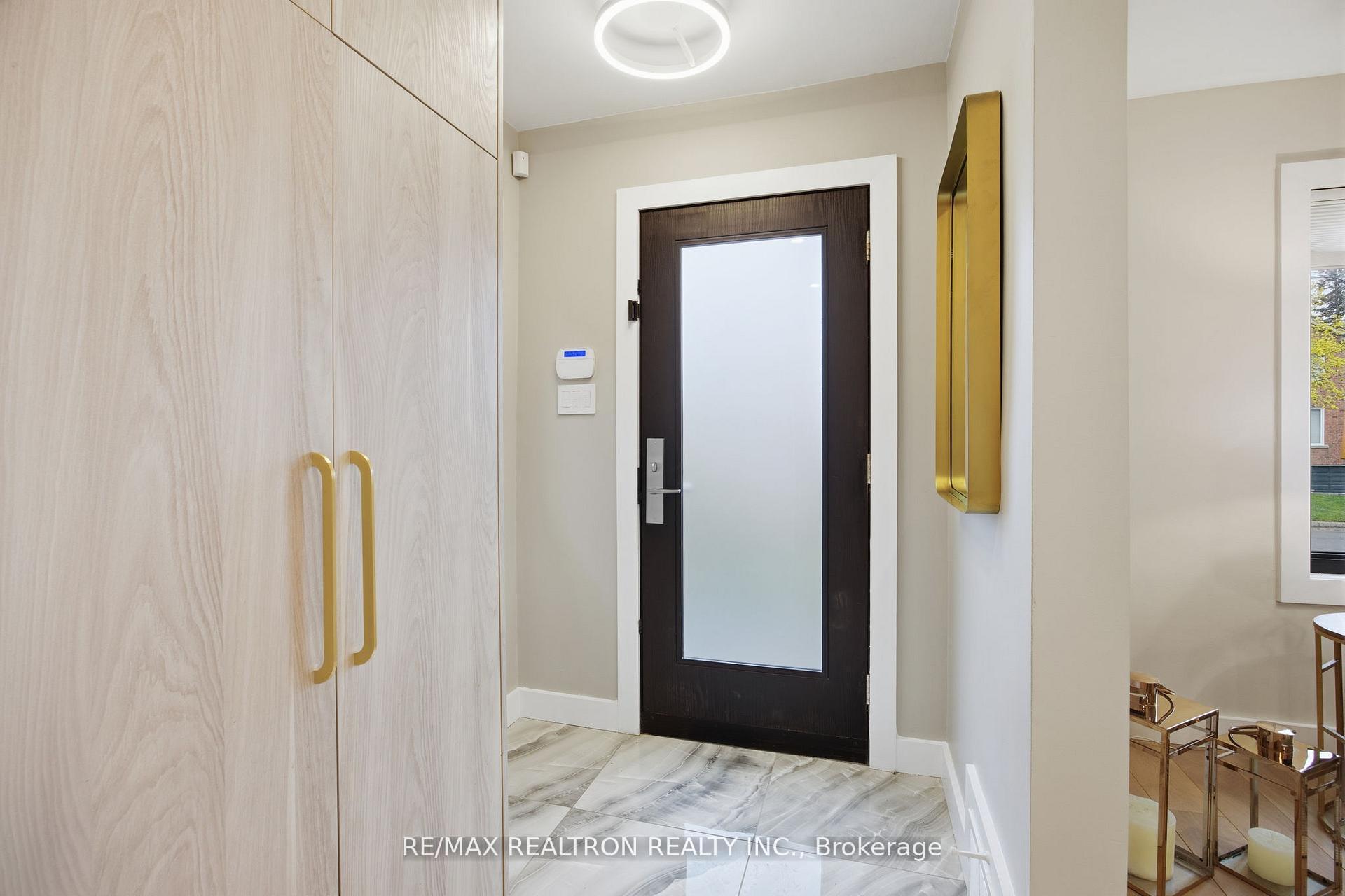 52 Burncrest Drive, Toronto C04 — photo 4 of 5