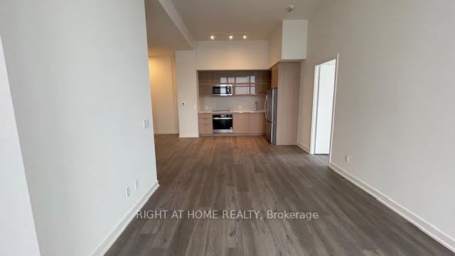 10 Deerlick Court 2402, Toronto C13 — photo 4 of 5