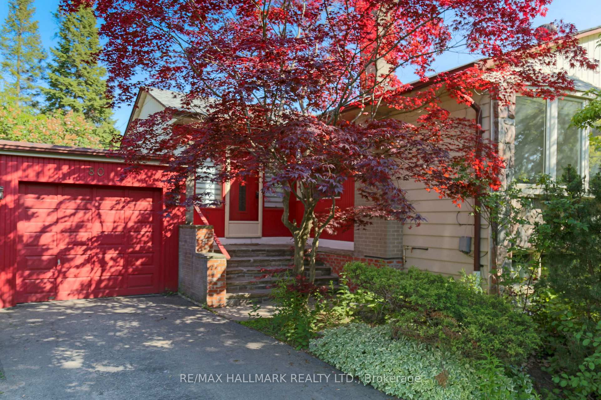 80 Berkinshaw Crescent, Toronto C13 — photo 2 of 5